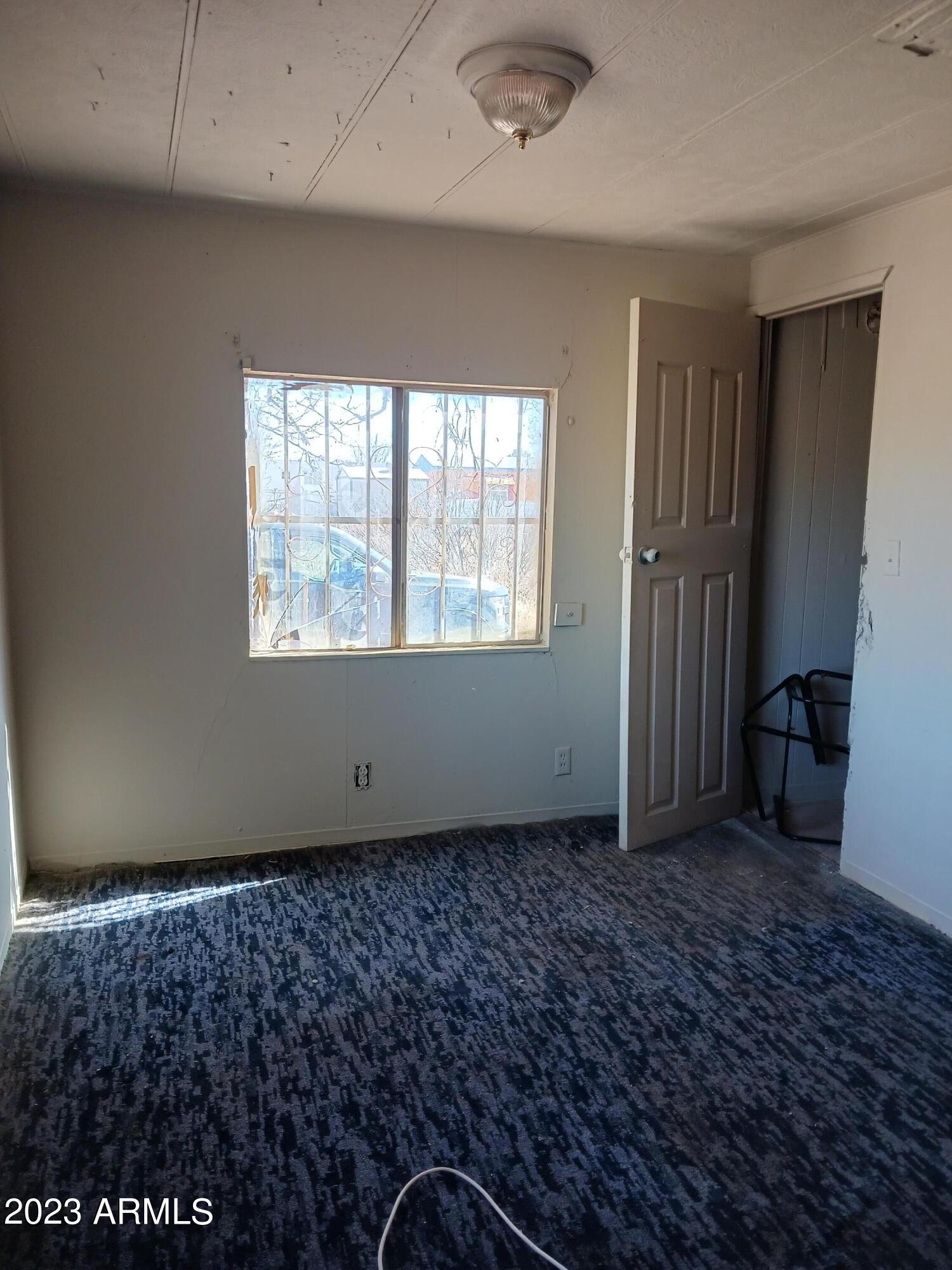 2509 E Carnation Street