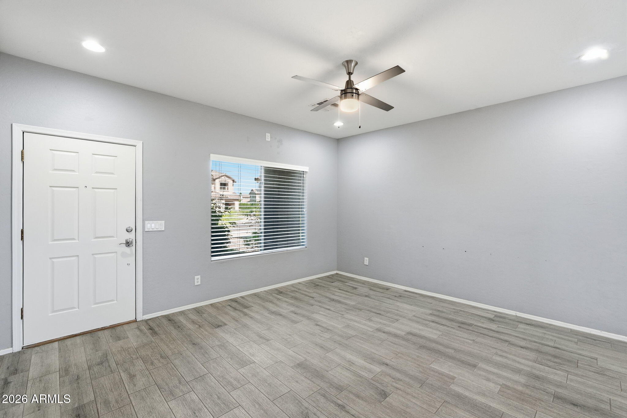 12825 W WHITTON Avenue