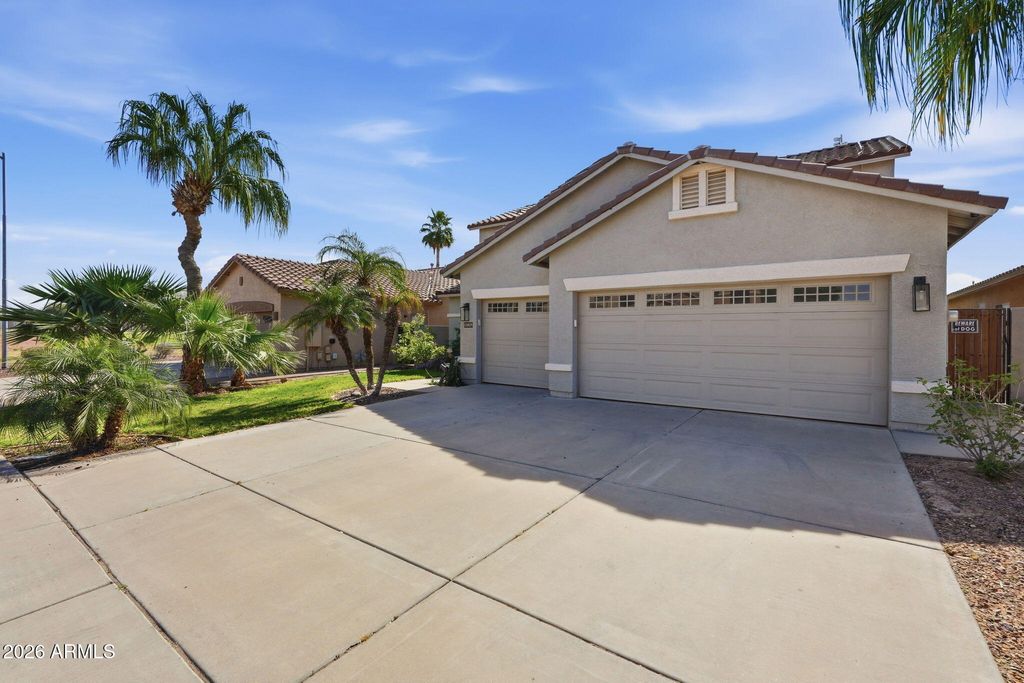 Photo of 12825 W Whitton Avenue, Avondale, AZ 85392 (MLS # 6989813)