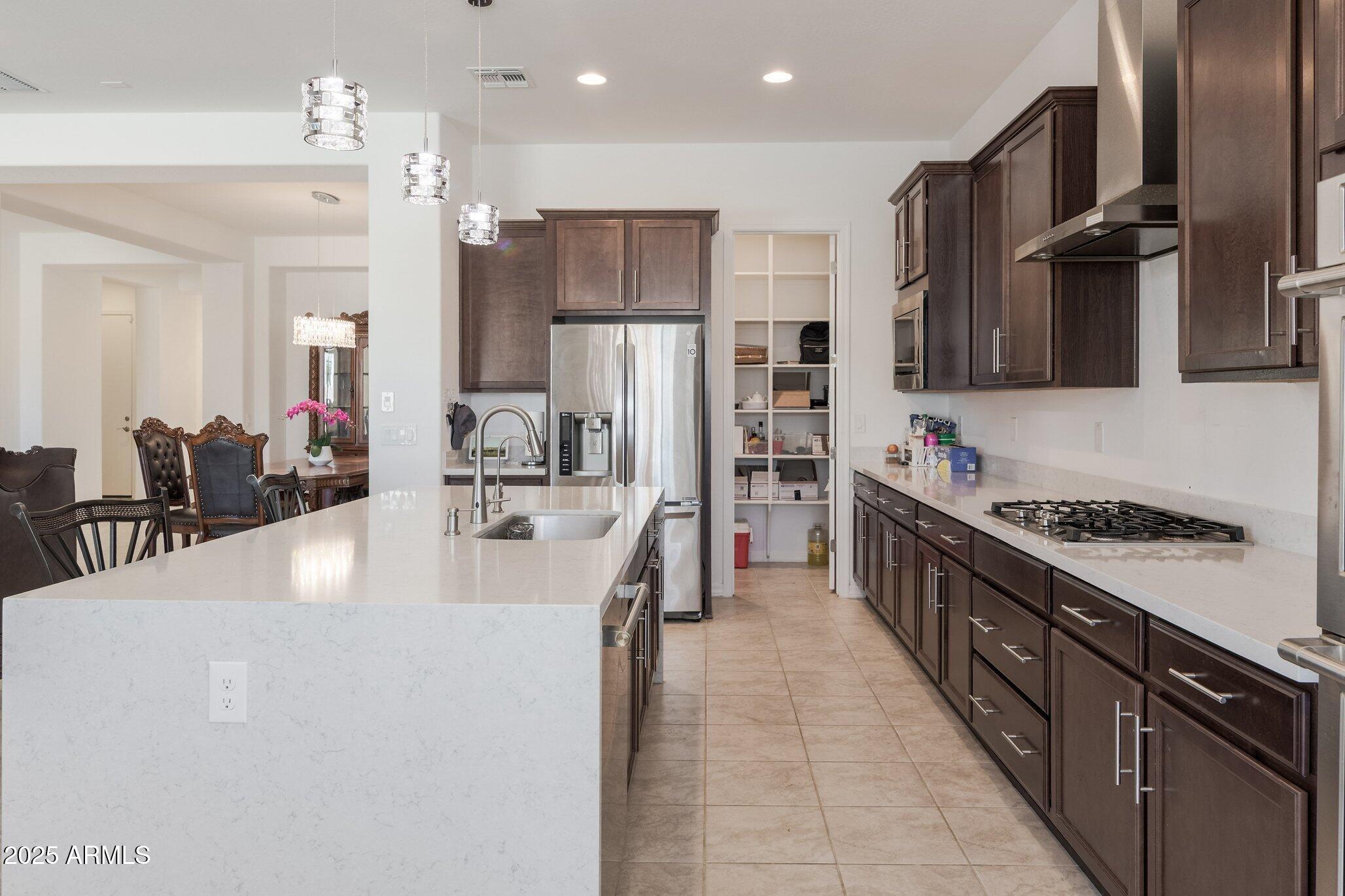 5226 W THRESHER Way