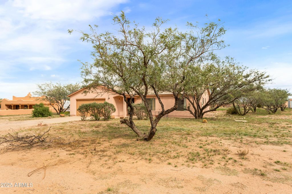 Photo of 6523 S Calle De La Naranja, Hereford, AZ 85615 (MLS # 6937746)