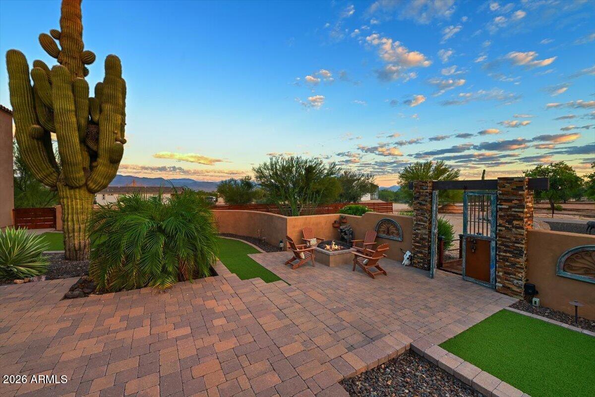 16348 E CALLE DE LOS FLORES Drive