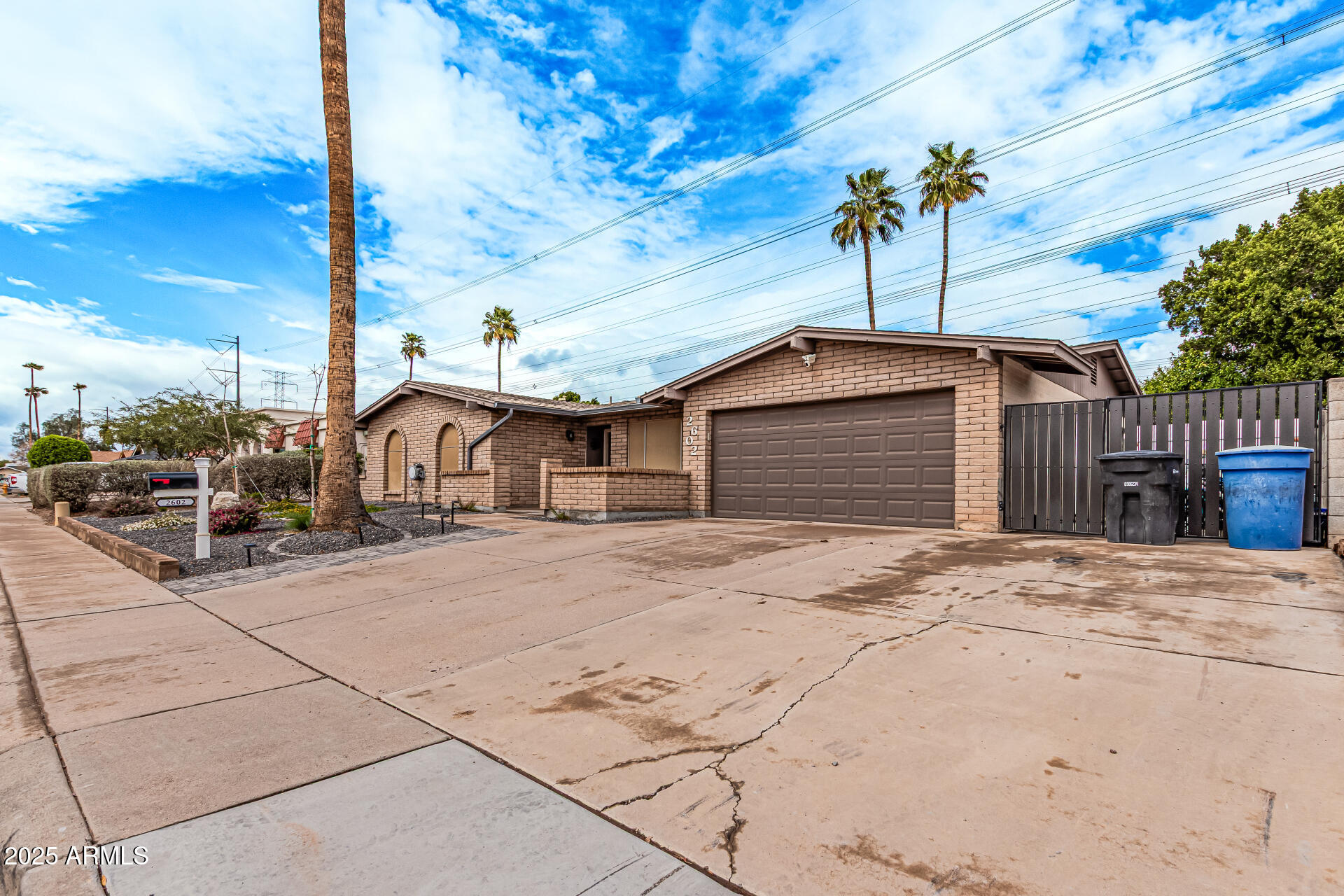 2602 W SUMMIT Place