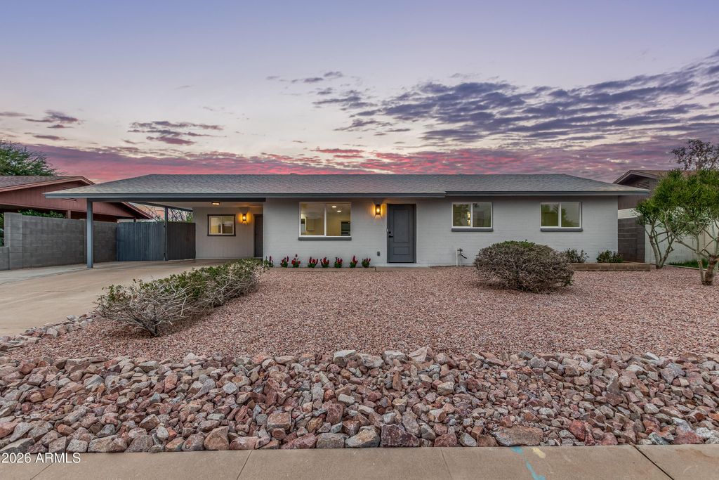 Photo of 1666 W Capri Avenue, Mesa, AZ 85202 (MLS # 6974094)