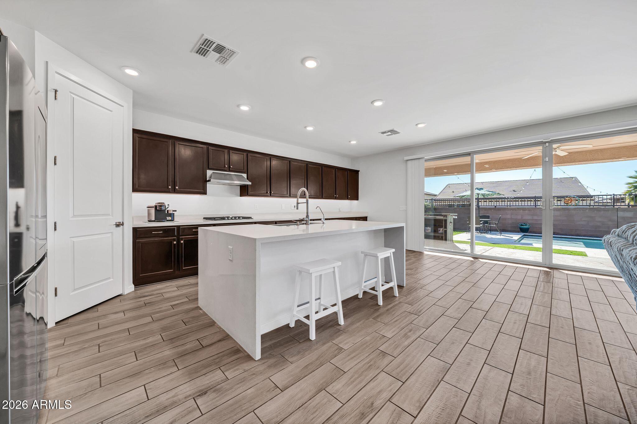 17259 W BUTLER Avenue