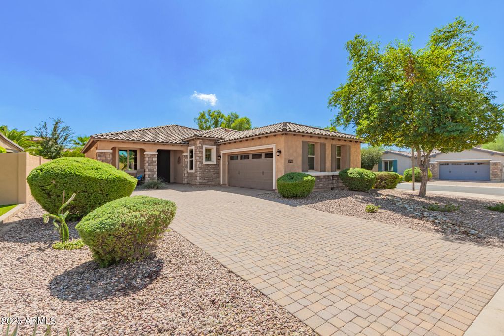 Photo of 14479 W Desert Flower Drive, Goodyear, AZ 85395 (MLS # 6927140)