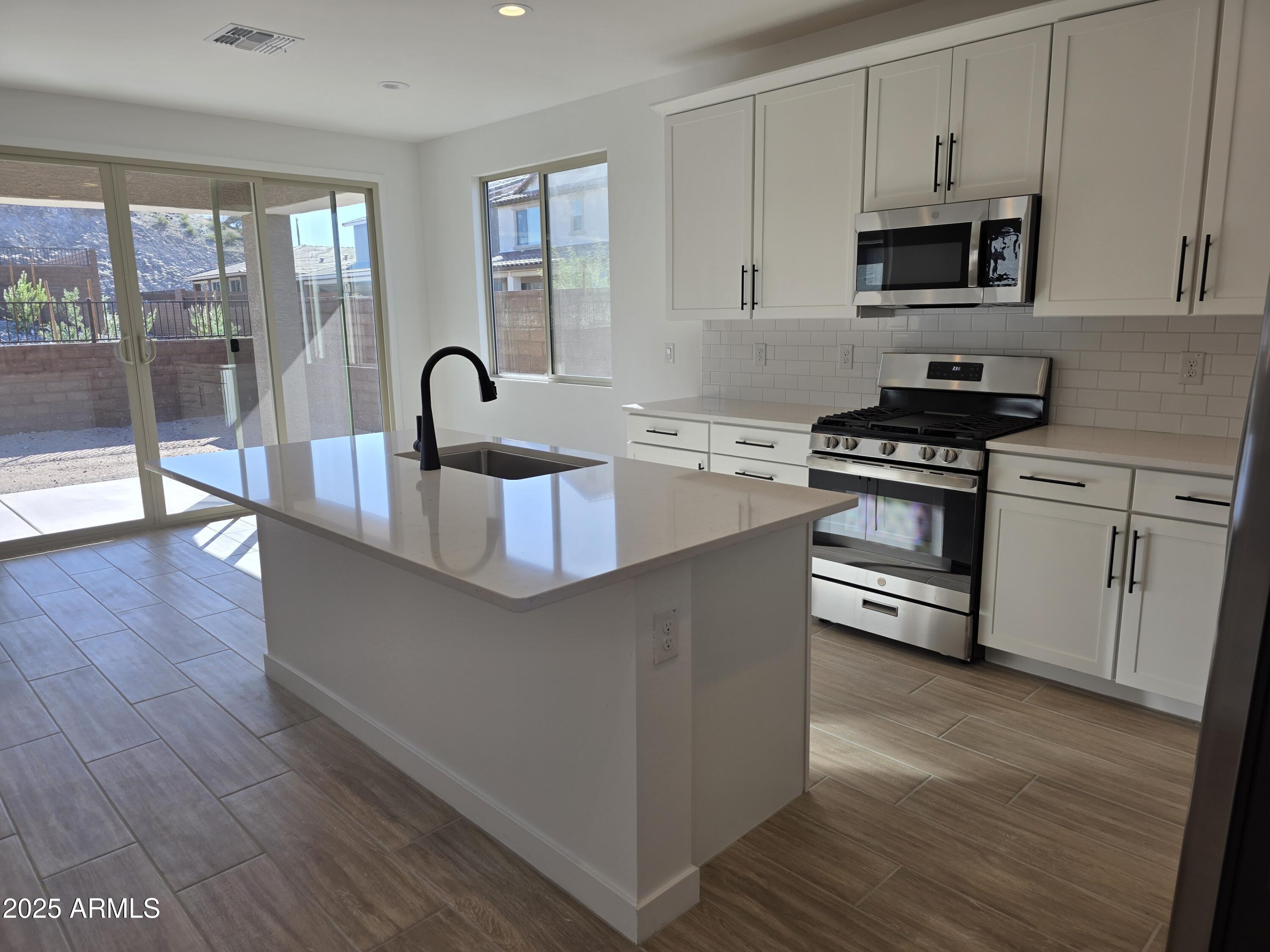 17973 W ALLEN Street