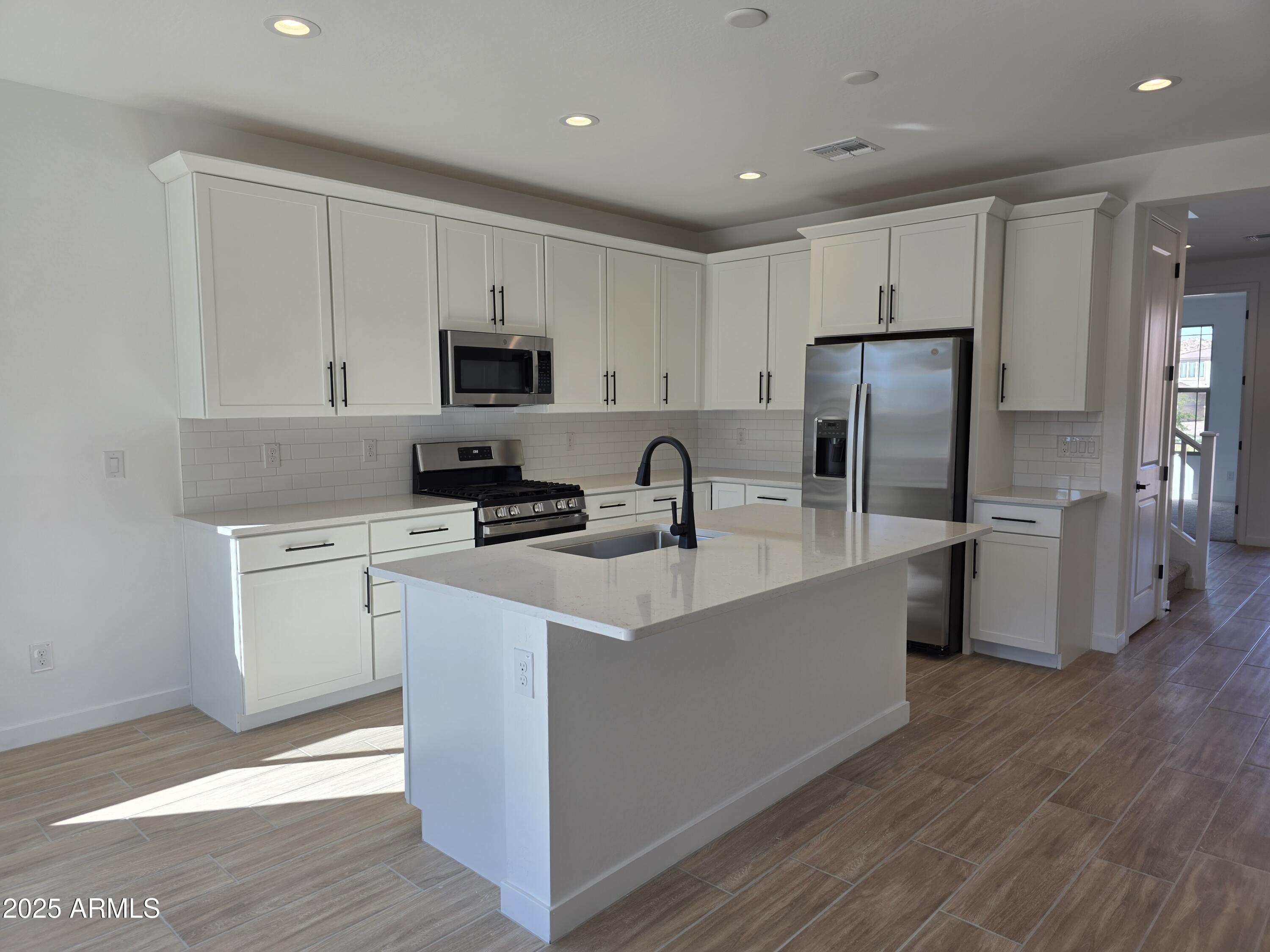 17973 W ALLEN Street