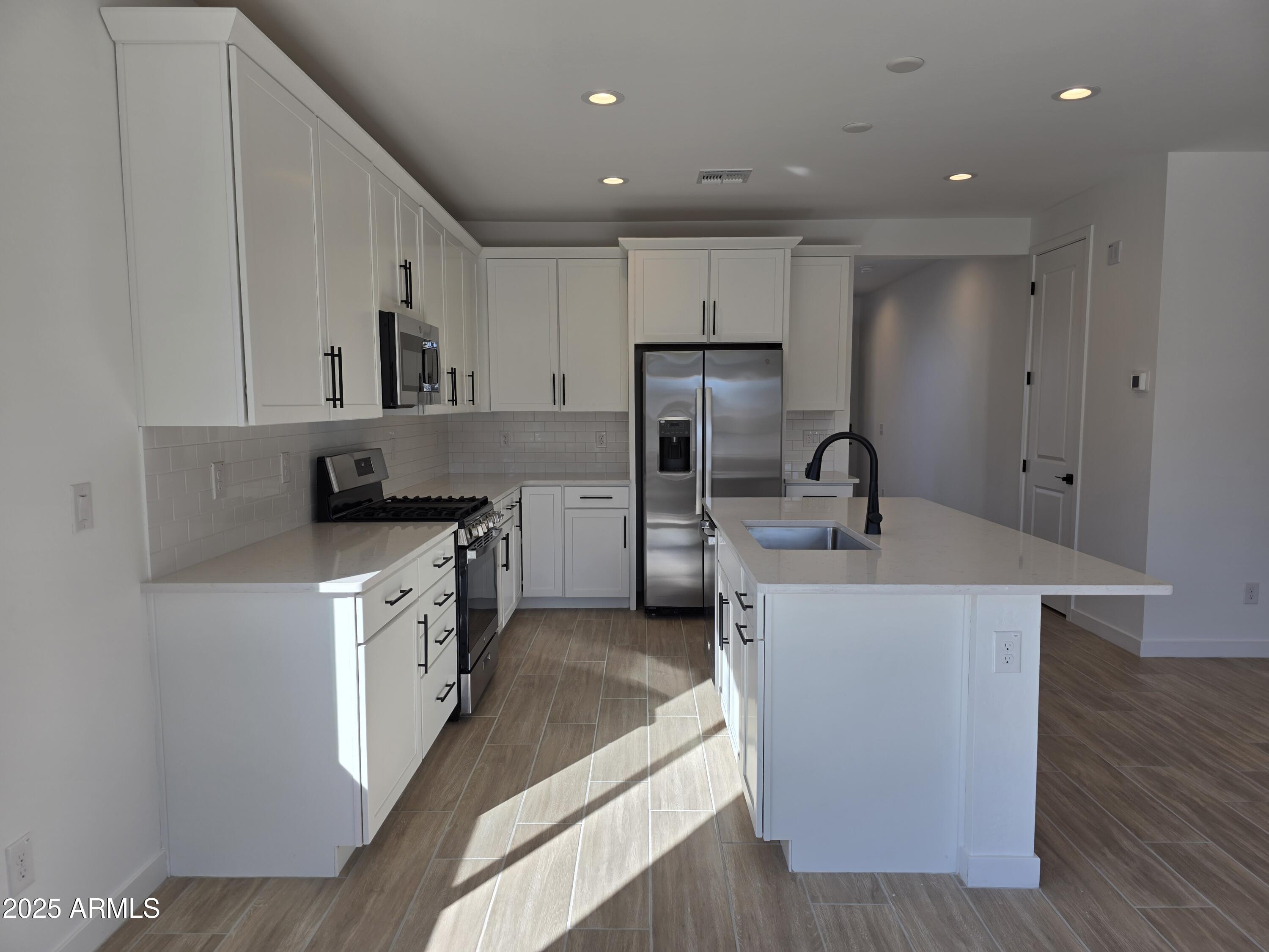 17973 W ALLEN Street