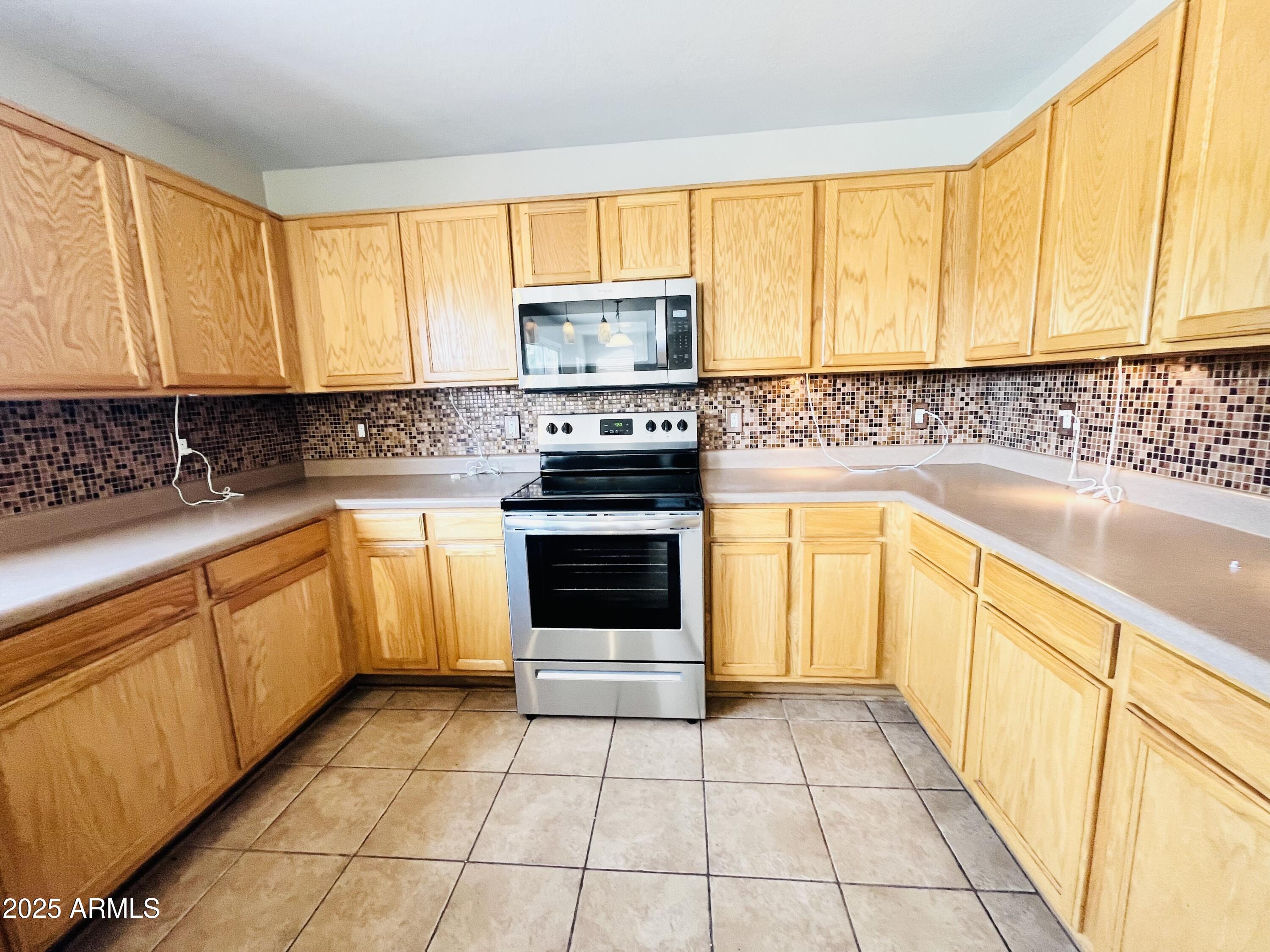22311 W WOODLANDS Avenue