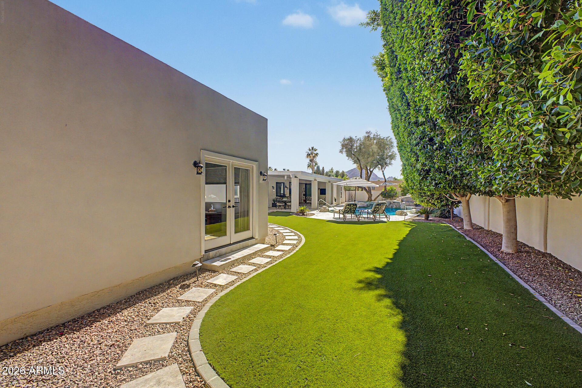 DEL PRADO - Residential