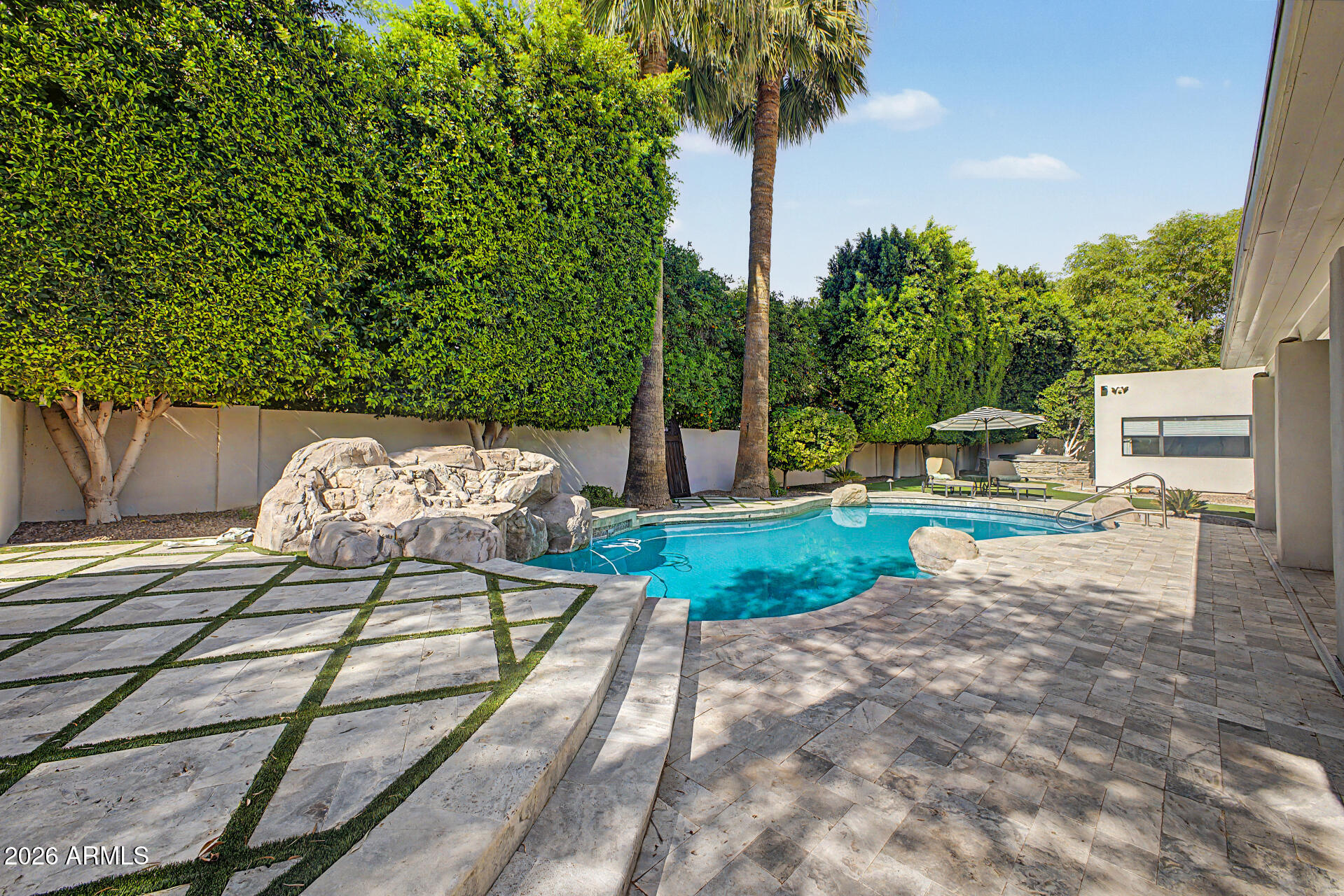DEL PRADO - Residential