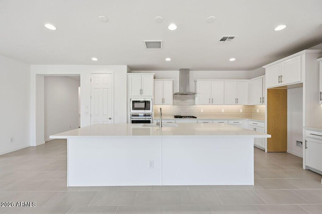 Photo of 5652 N 178th Drive, Litchfield Park, AZ 85340 (MLS # 6931201)