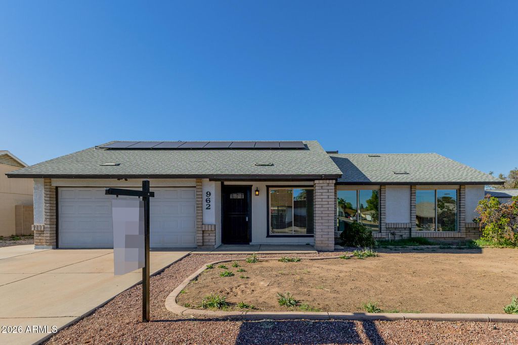 Photo of 962 E Hackamore Street, Mesa, AZ 85203 (MLS # 7000145)