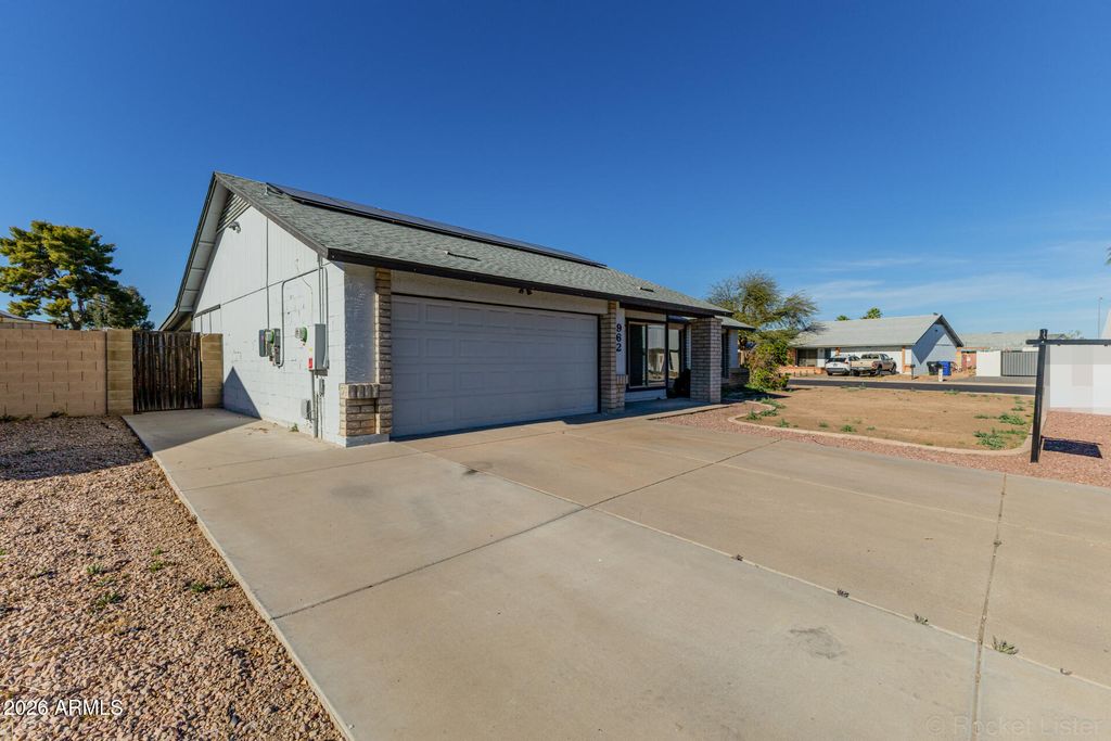 Photo of 962 E Hackamore Street, Mesa, AZ 85203 (MLS # 7000145)