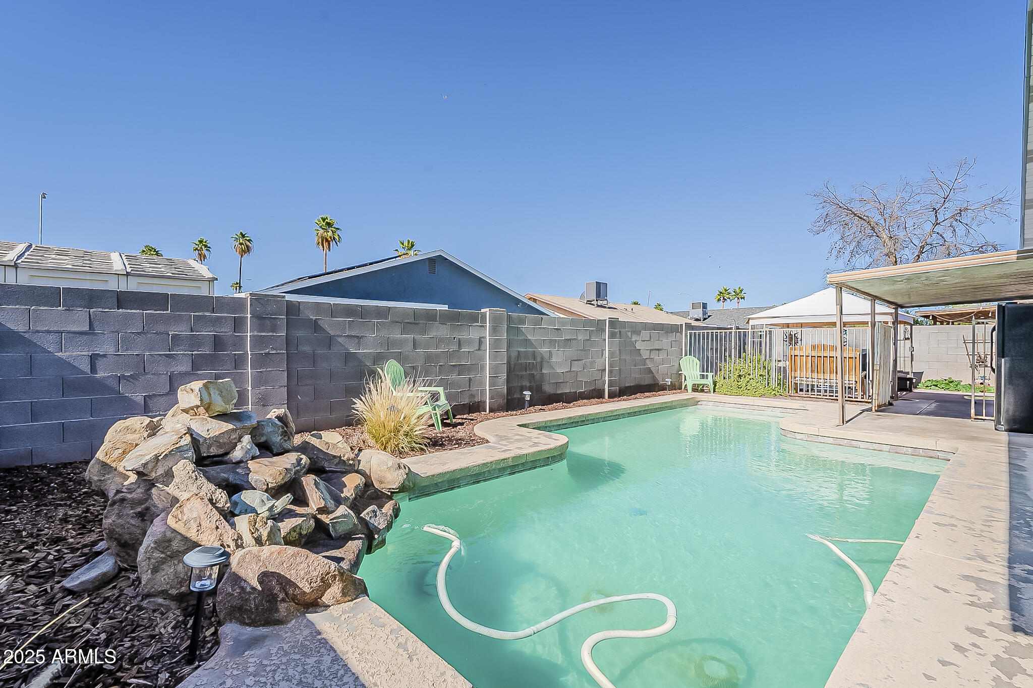 2202 W ENID Avenue