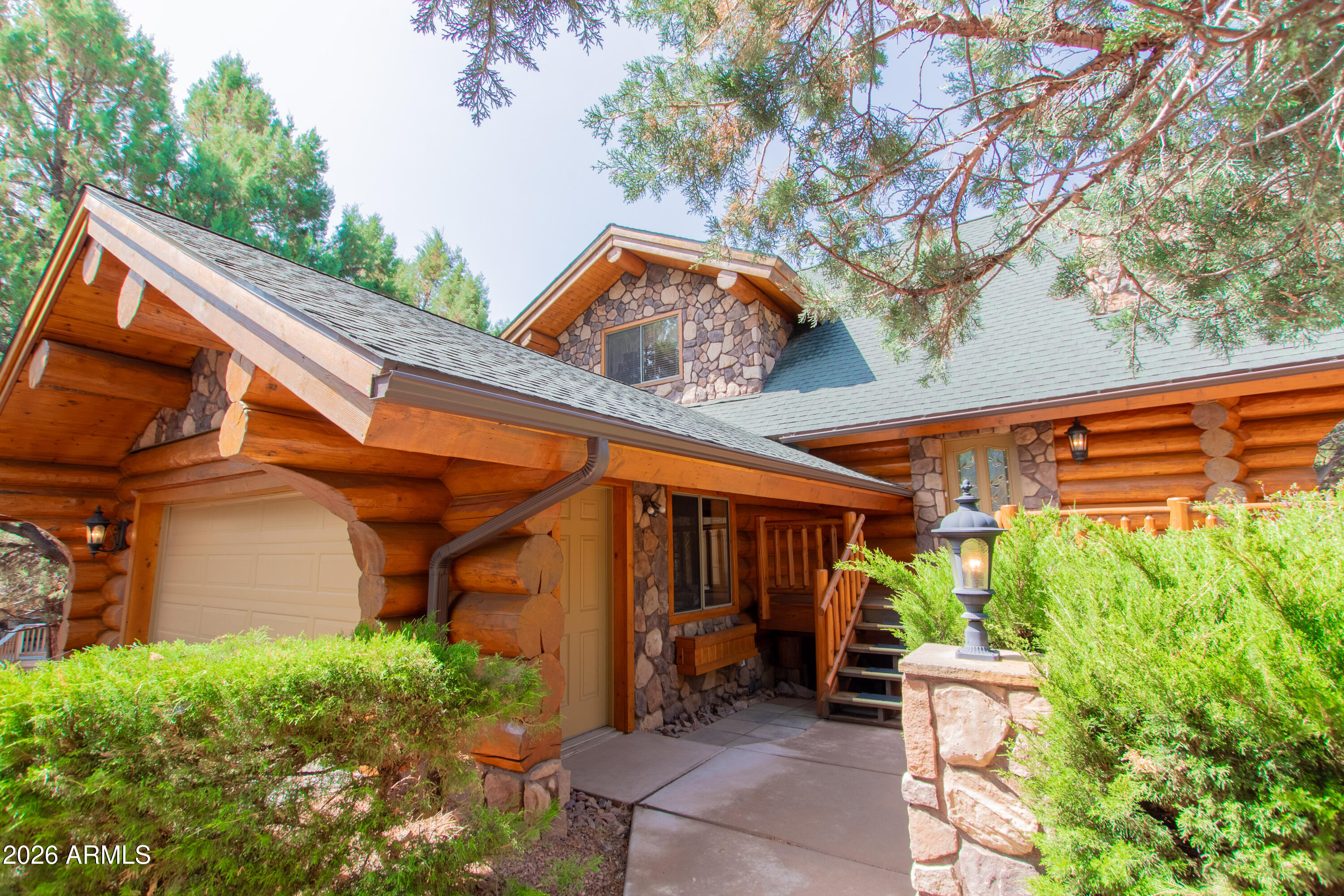 HIDDEN PINES - Residential