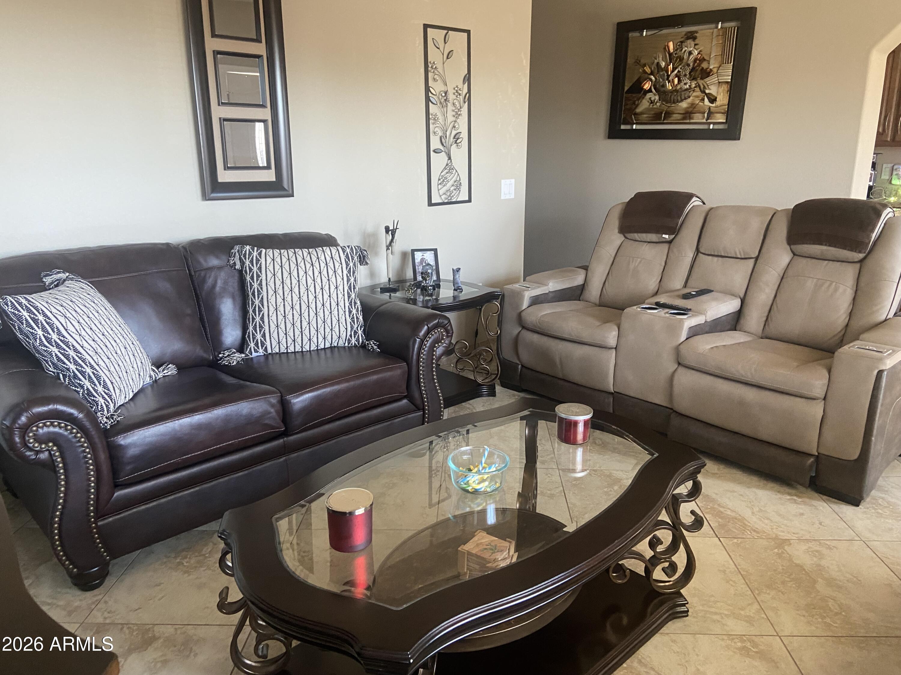 1306 W Chesapeake Drive