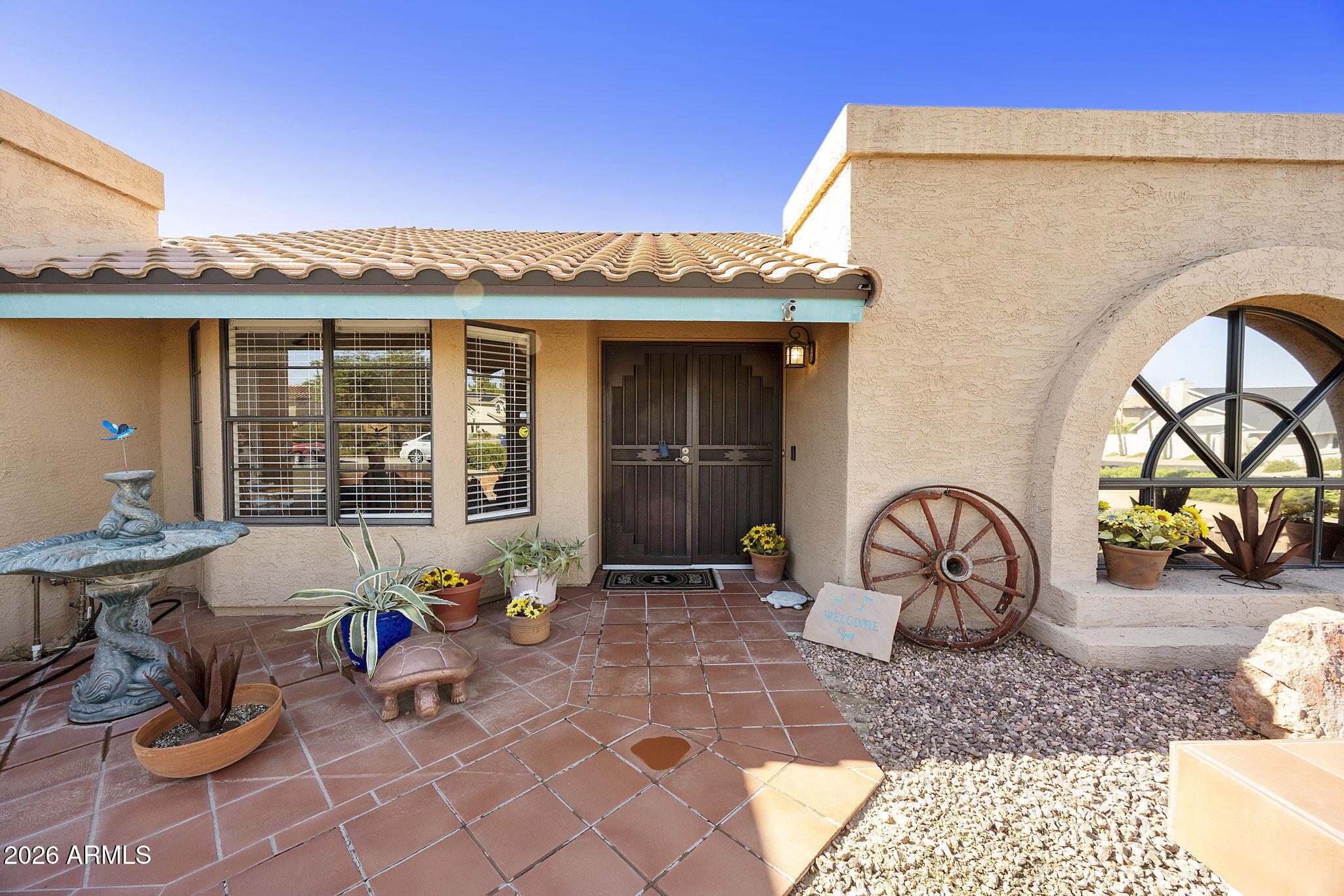 1913 E LA VIEVE Lane