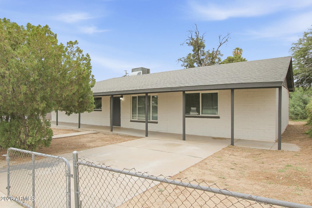 Photo of 310 4th Avenue W, Buckeye, AZ 85326 (MLS # 7075168)