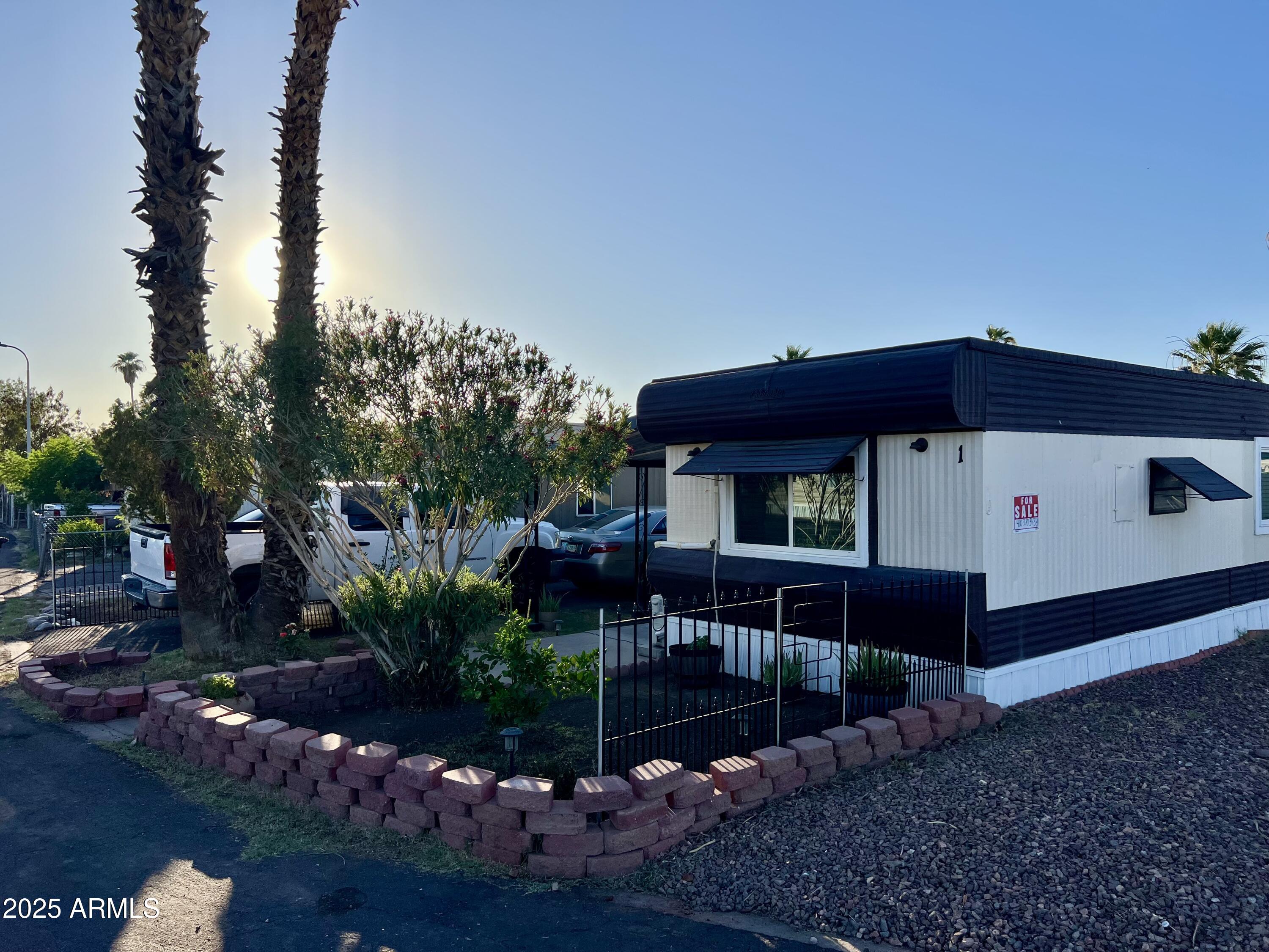 4211 W Roosevelt Street 1