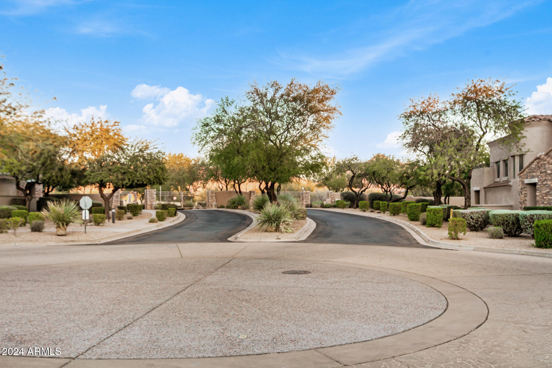 19475 N GRAYHAWK Drive 2077