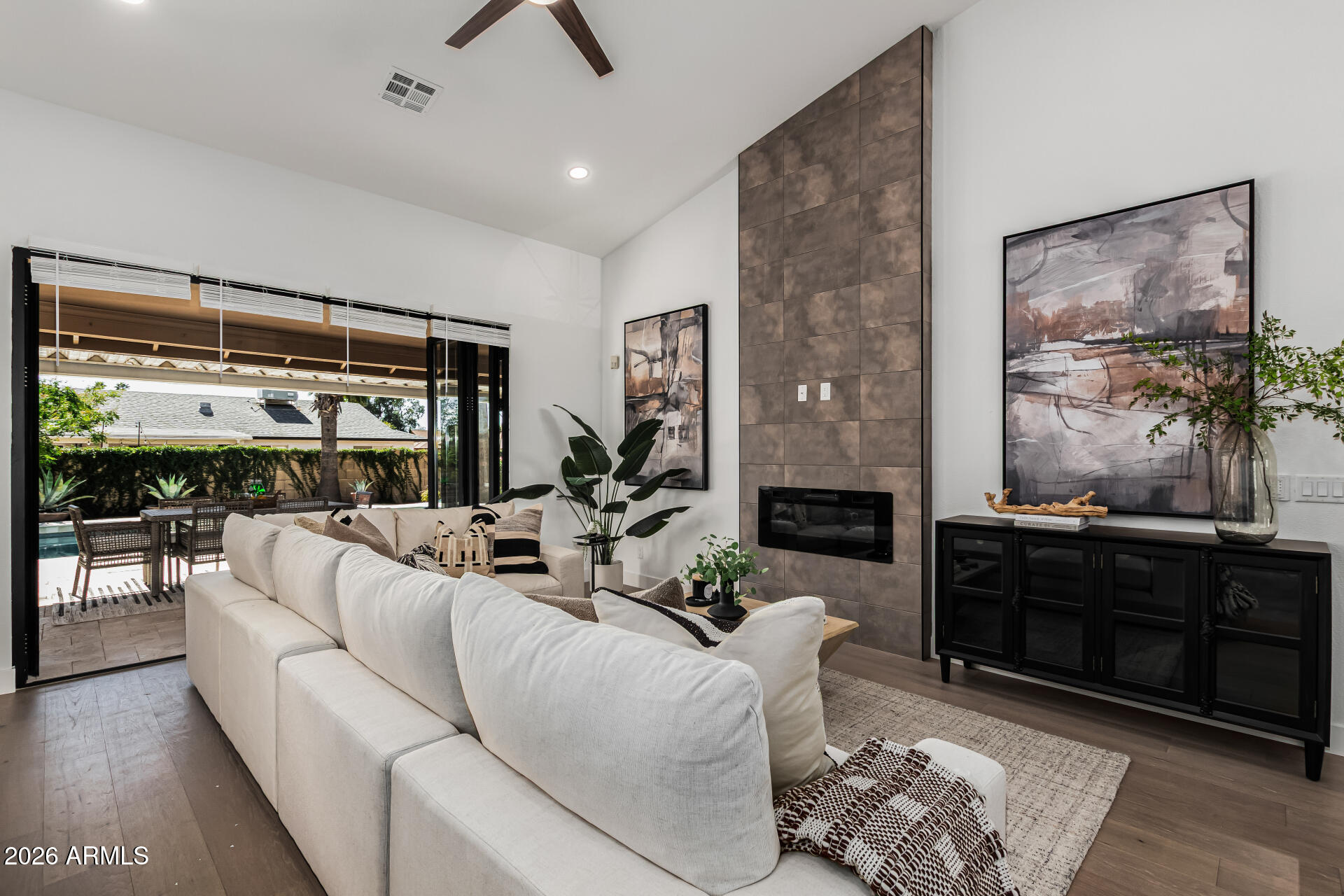 5239 E KATHLEEN Road