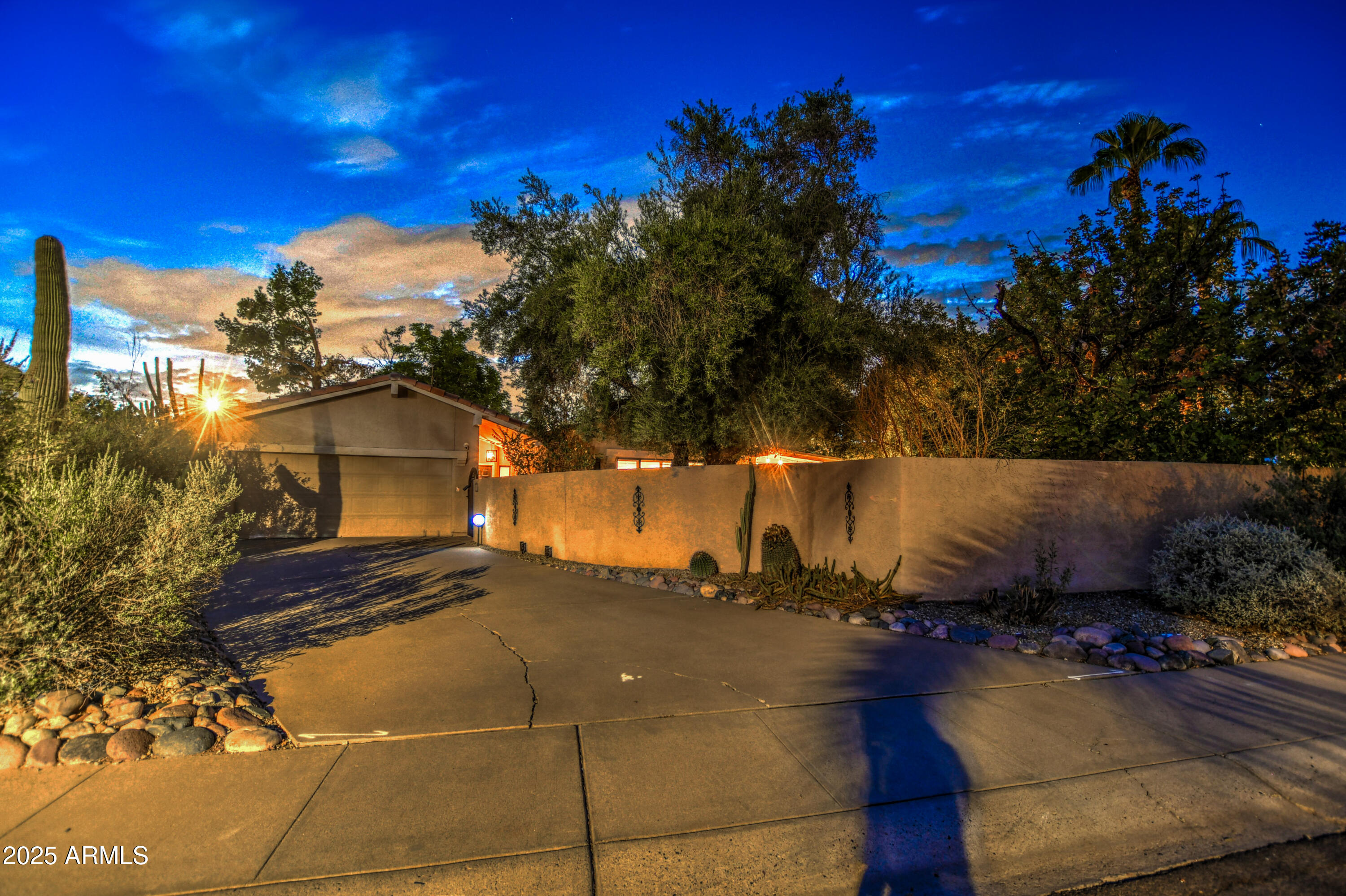 7806 N Via Del Sol --