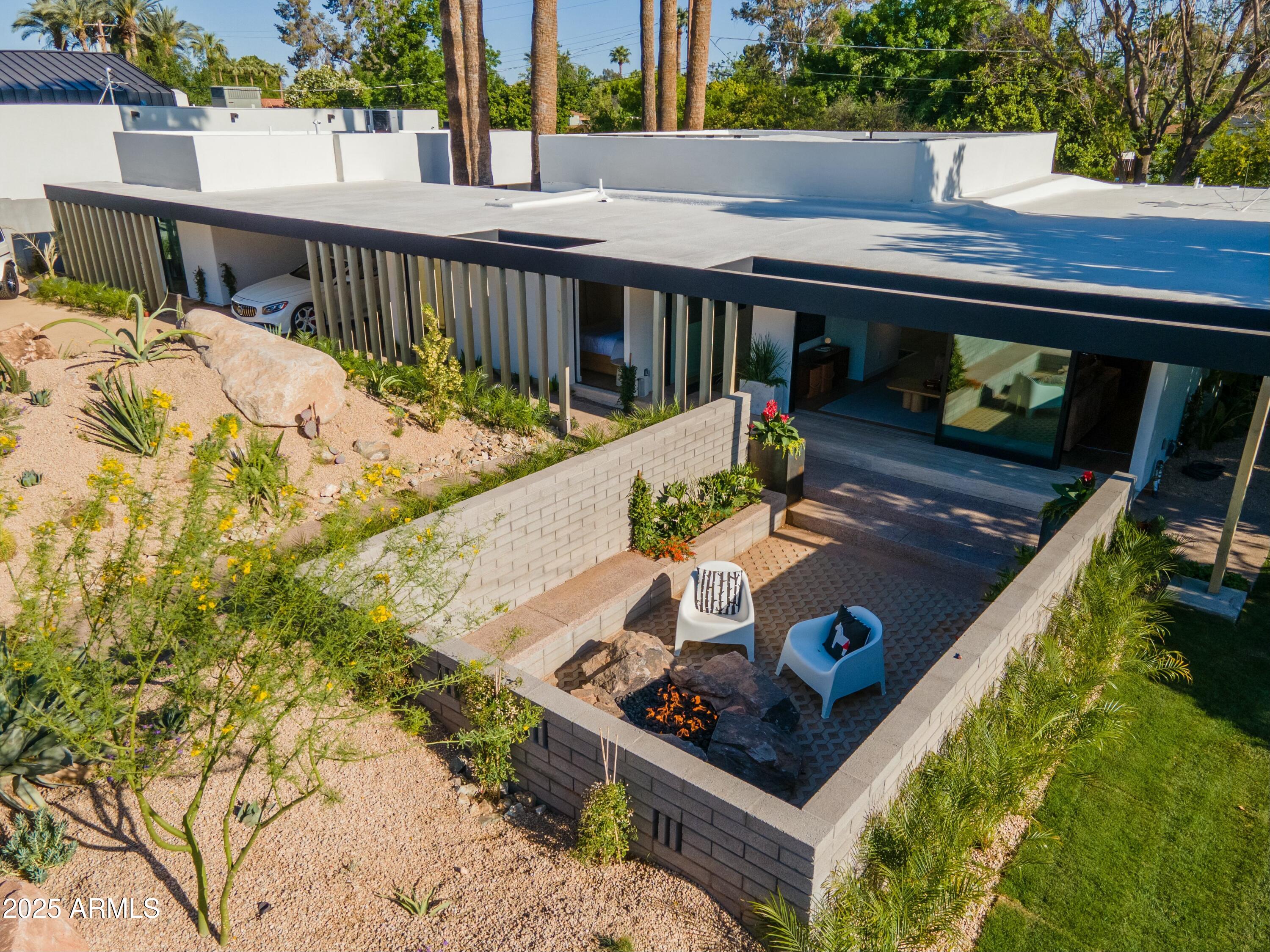 5311 E MITCHELL Drive