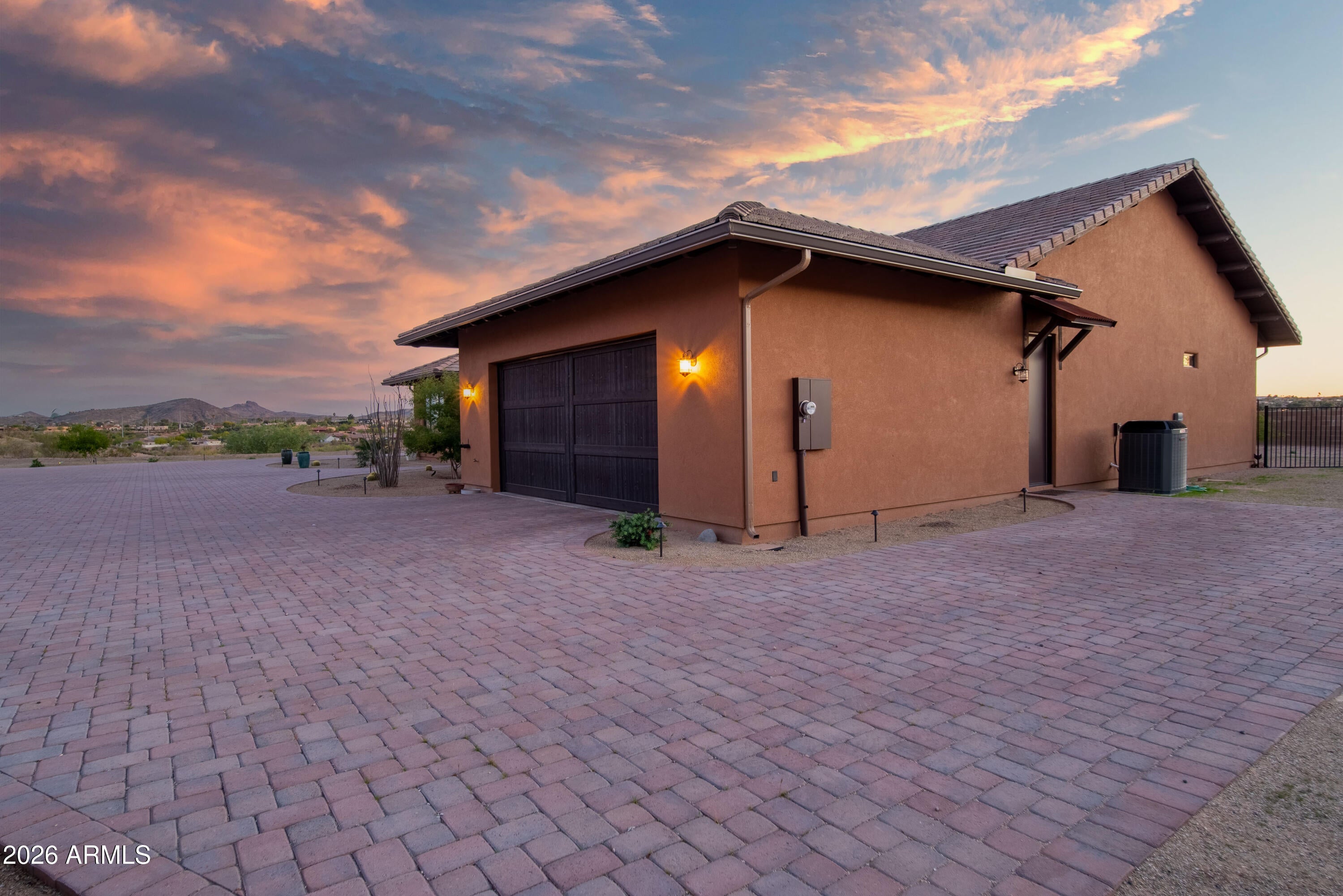 837 W BRALLIAR Road