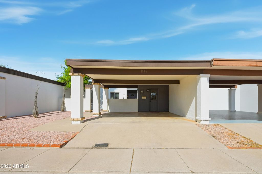 Photo of 1706 E Gaylon Drive, Tempe, AZ 85282 (MLS # 6987216)