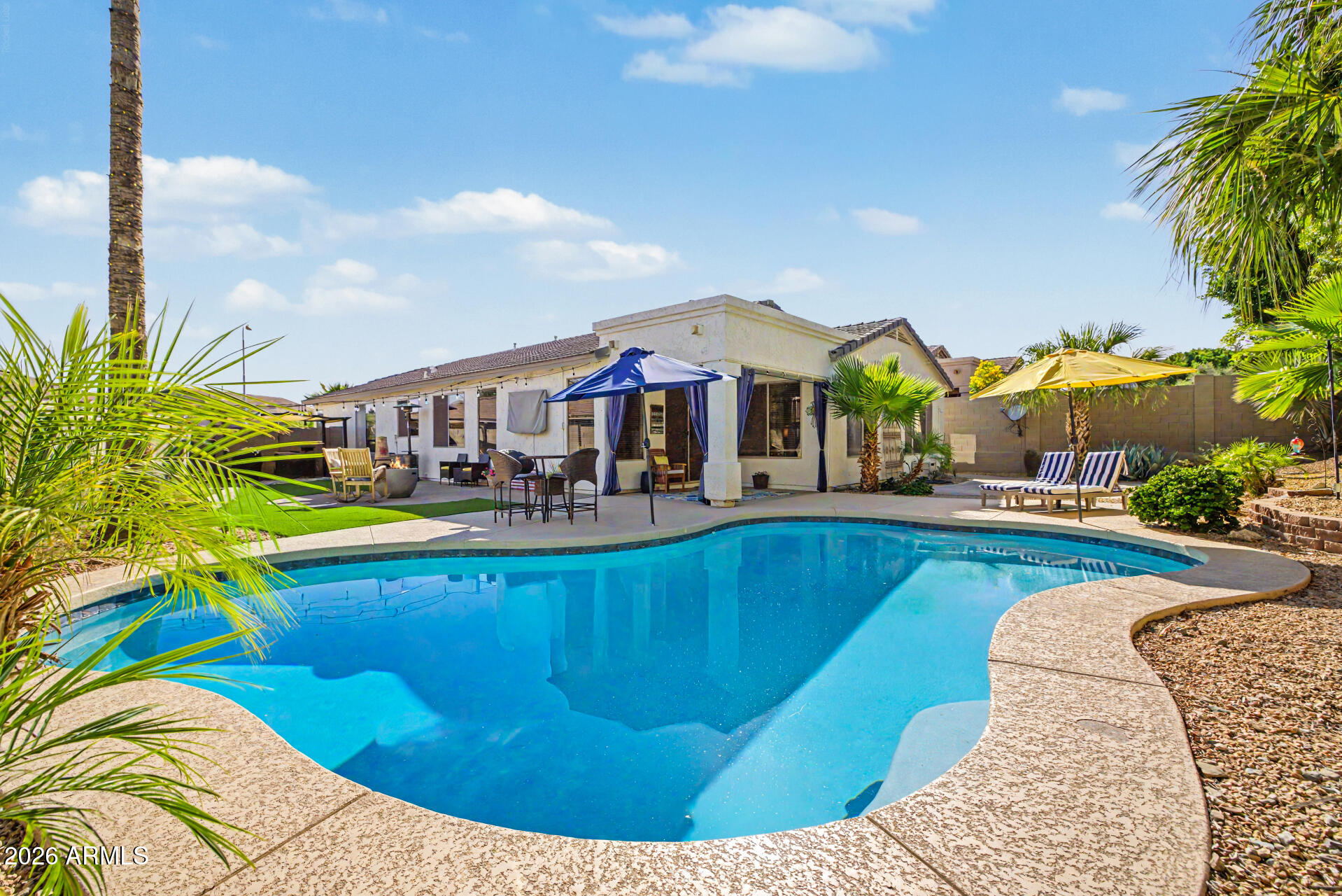 1624 W NIGHTHAWK Way