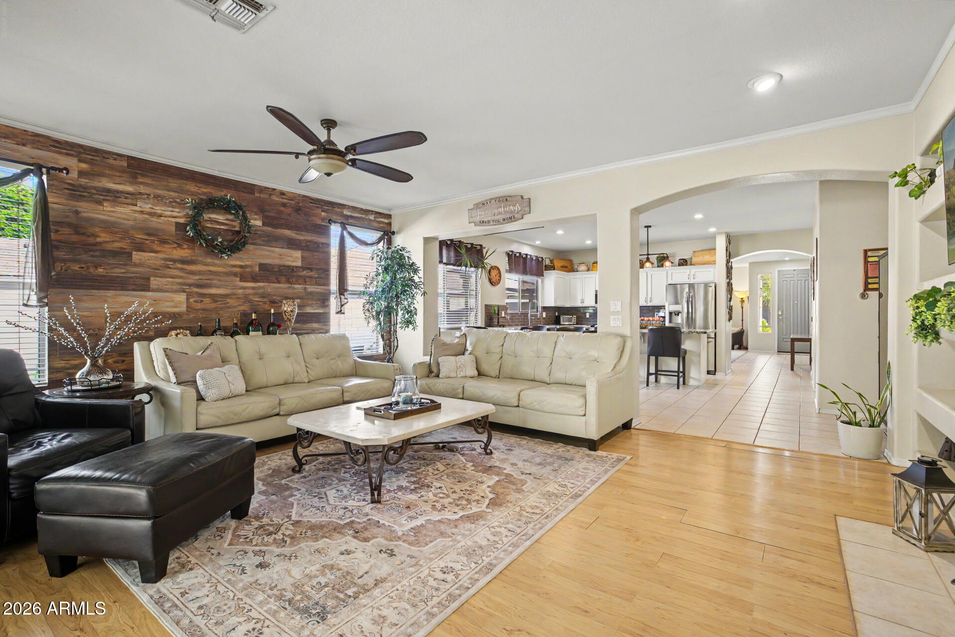 1624 W NIGHTHAWK Way