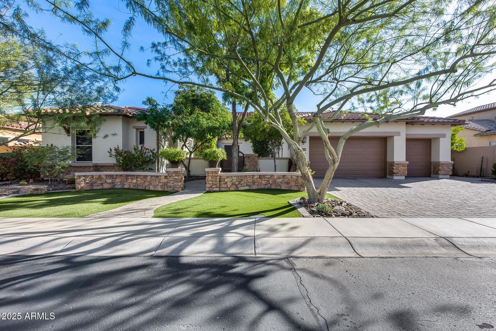 Photo of 28455 N 67th Drive, Peoria, AZ 85383 (MLS # 6960123)
