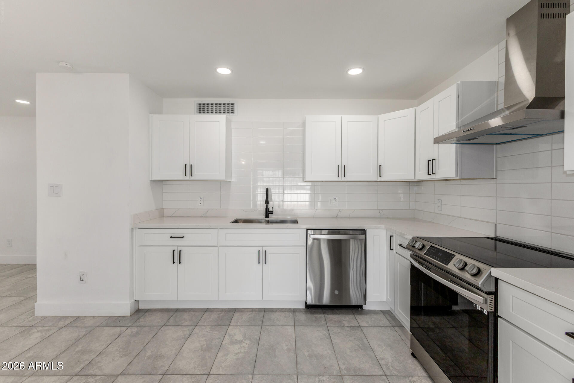 4620 E SOUTHERN Avenue