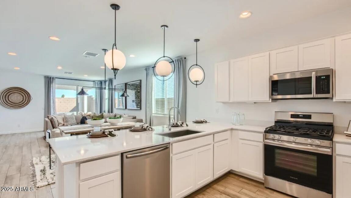 15796 W WINSLOW Avenue