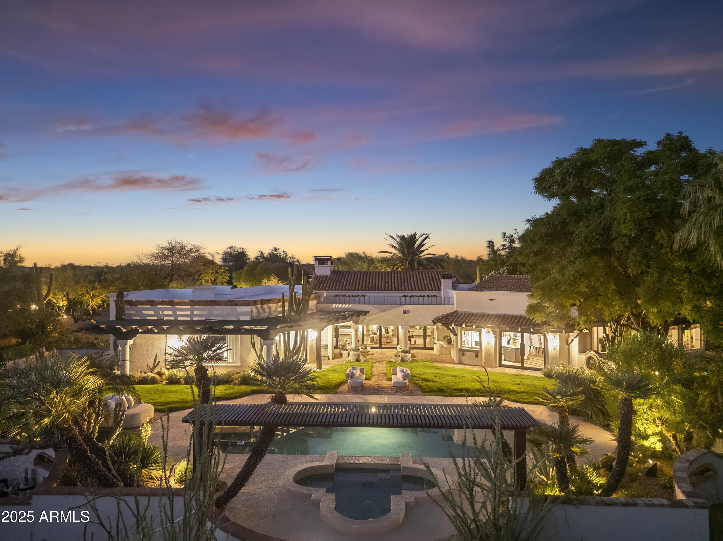 8119 E FOOTHILLS Drive