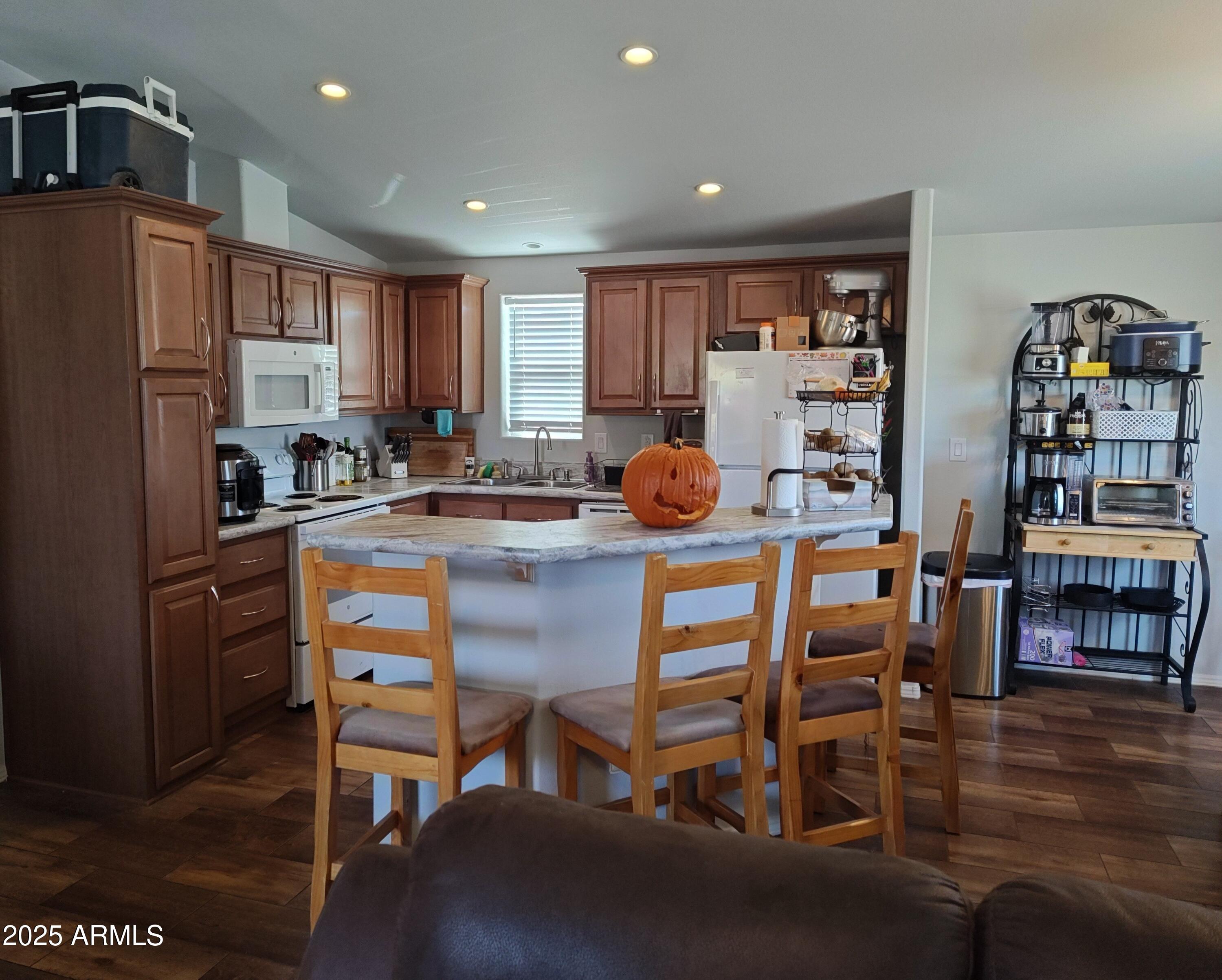 16125 S Apache Drive