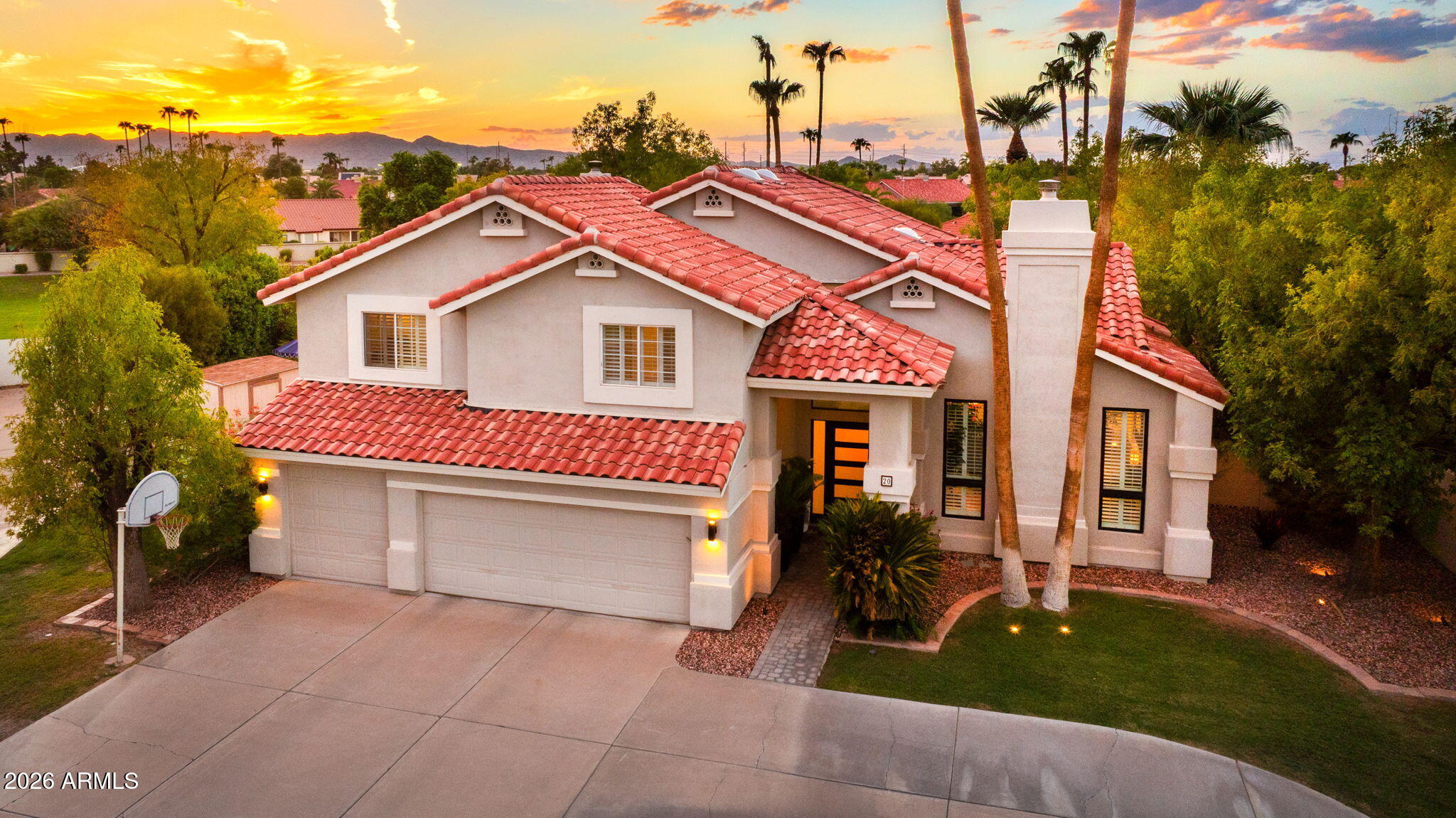 20 E LOS ARBOLES Circle
