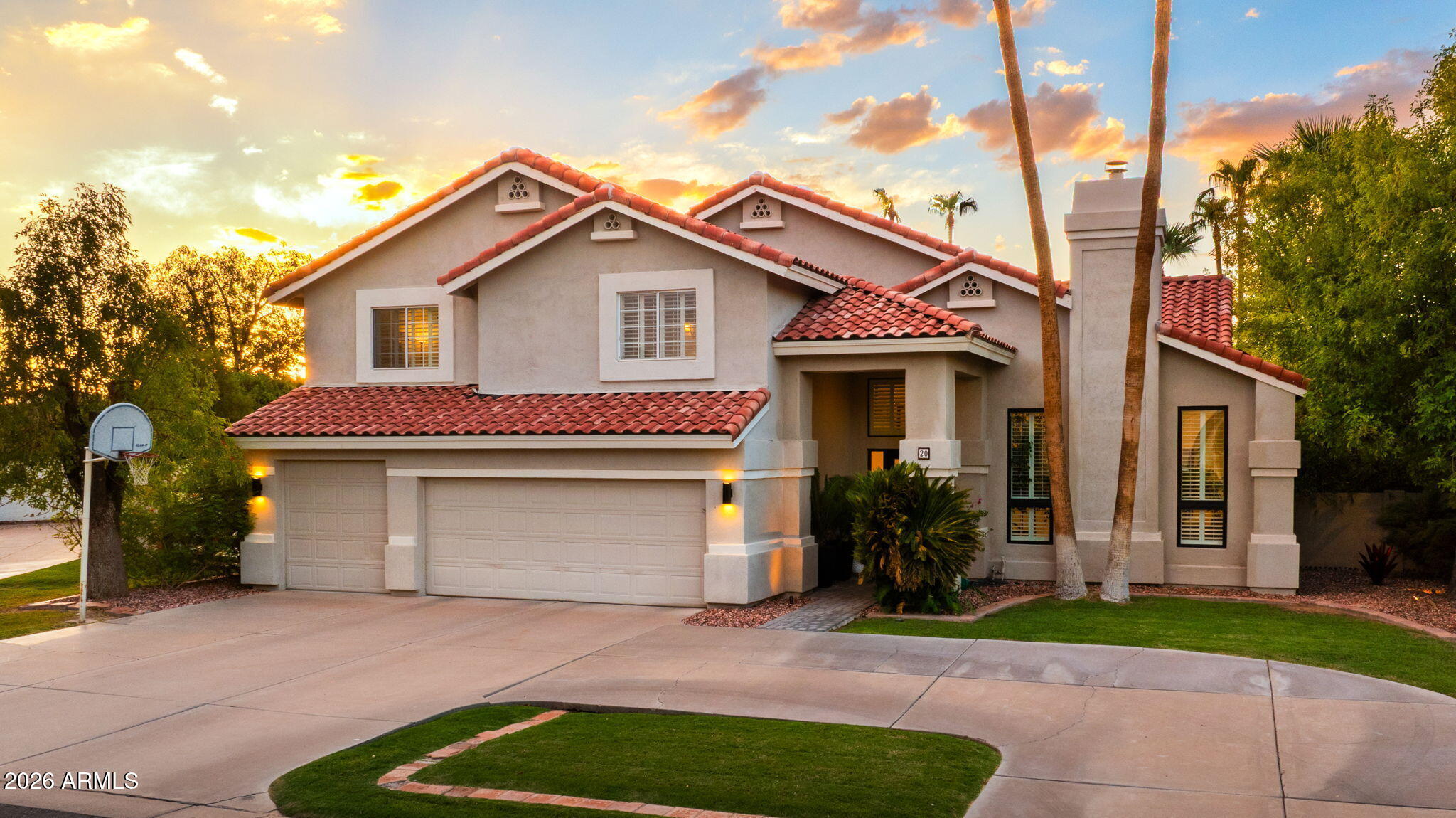 20 E LOS ARBOLES Circle