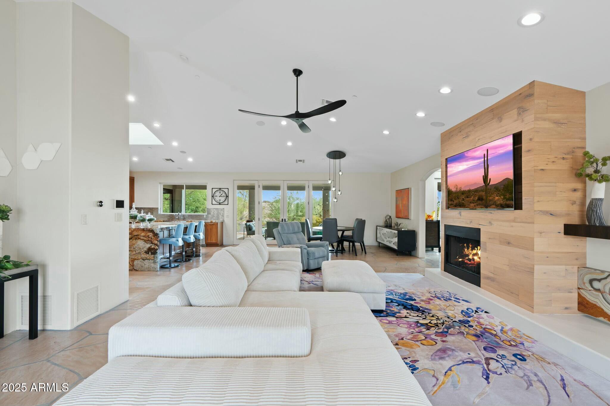 9045 E CHINO Drive