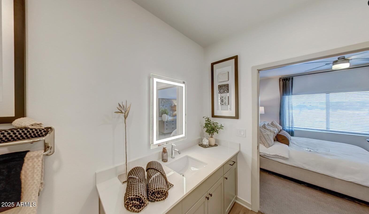 1225 N Arizona Avenue B2.1