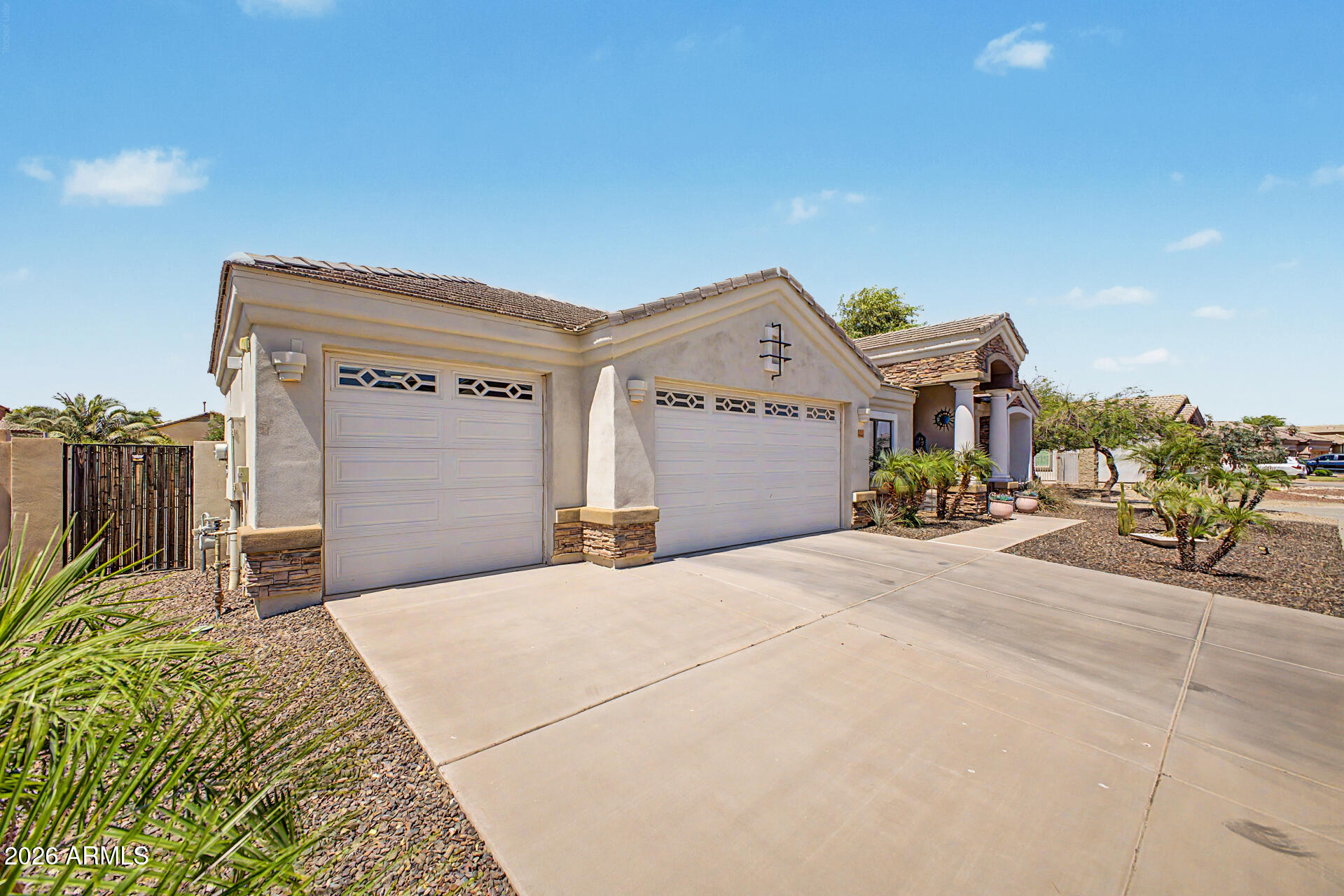 4404 W LODGE Drive