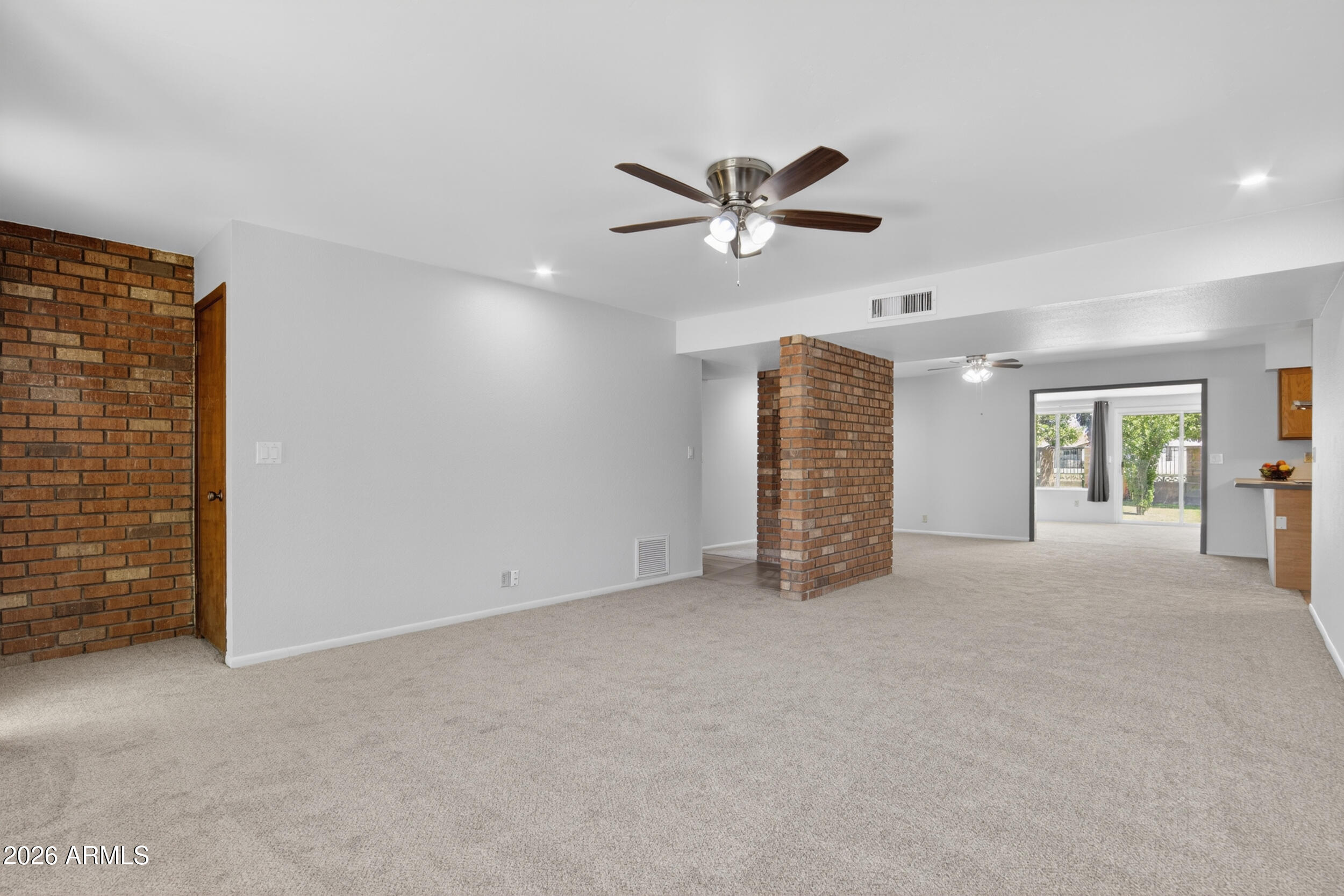 701 S CLEARVIEW Avenue