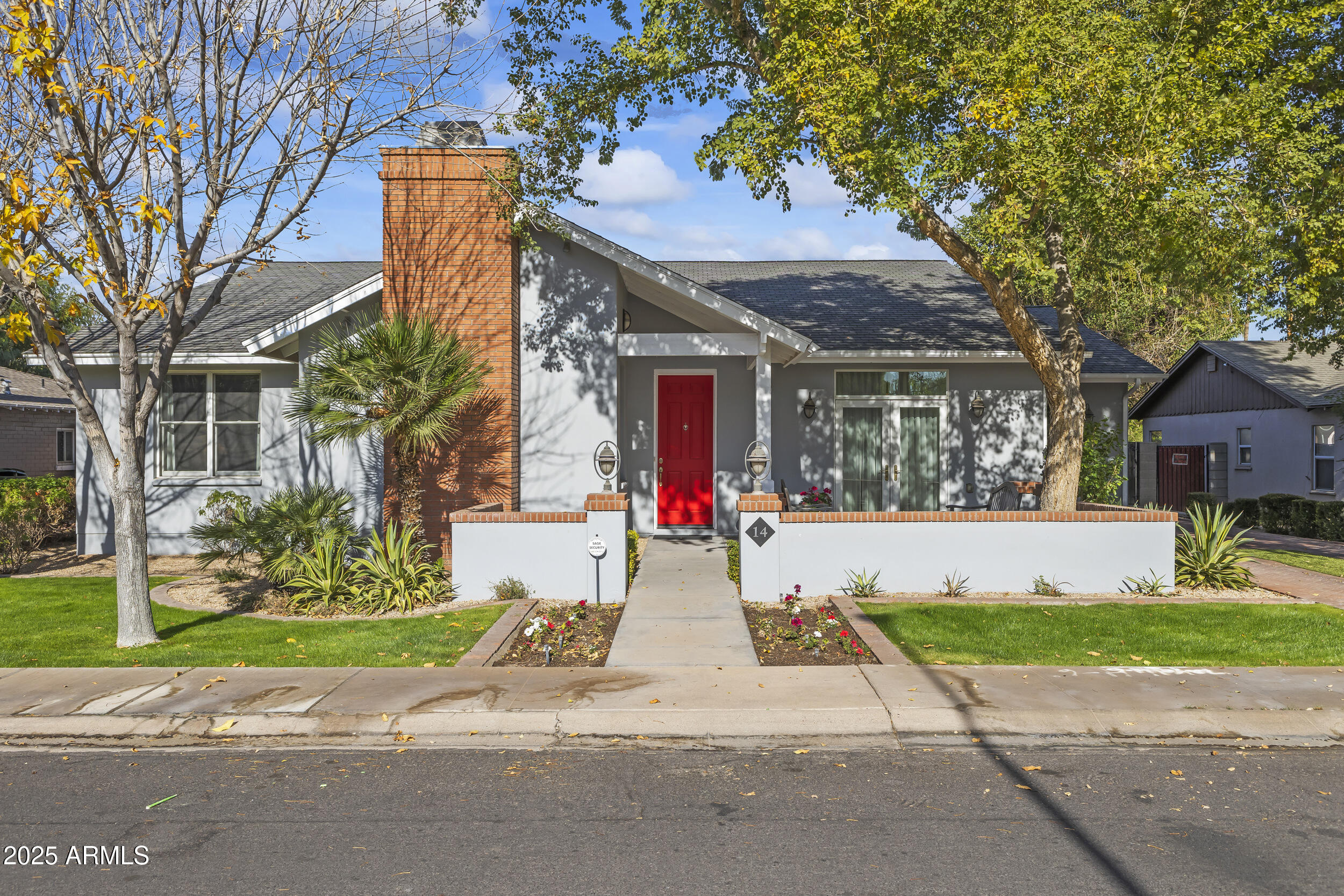 14 E 14TH Street