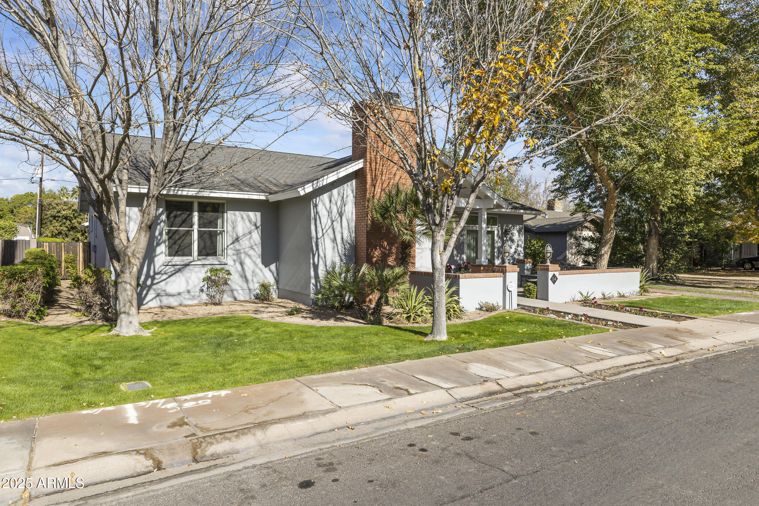 14 E 14TH Street