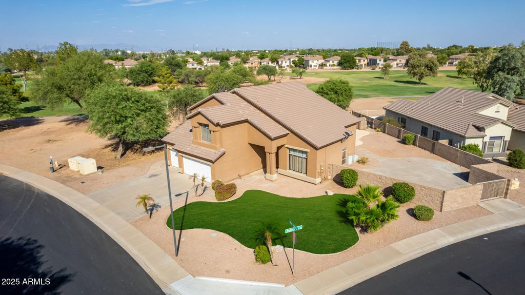 Photo of 1415 E Black Diamond Drive, Gilbert, AZ 85296 (MLS # 6924140)