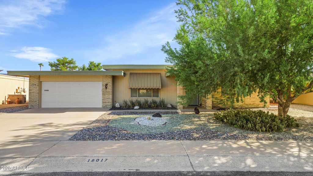 Photo of 16017 N Nicklaus Lane, Sun City, AZ 85351 (MLS # 6918458)