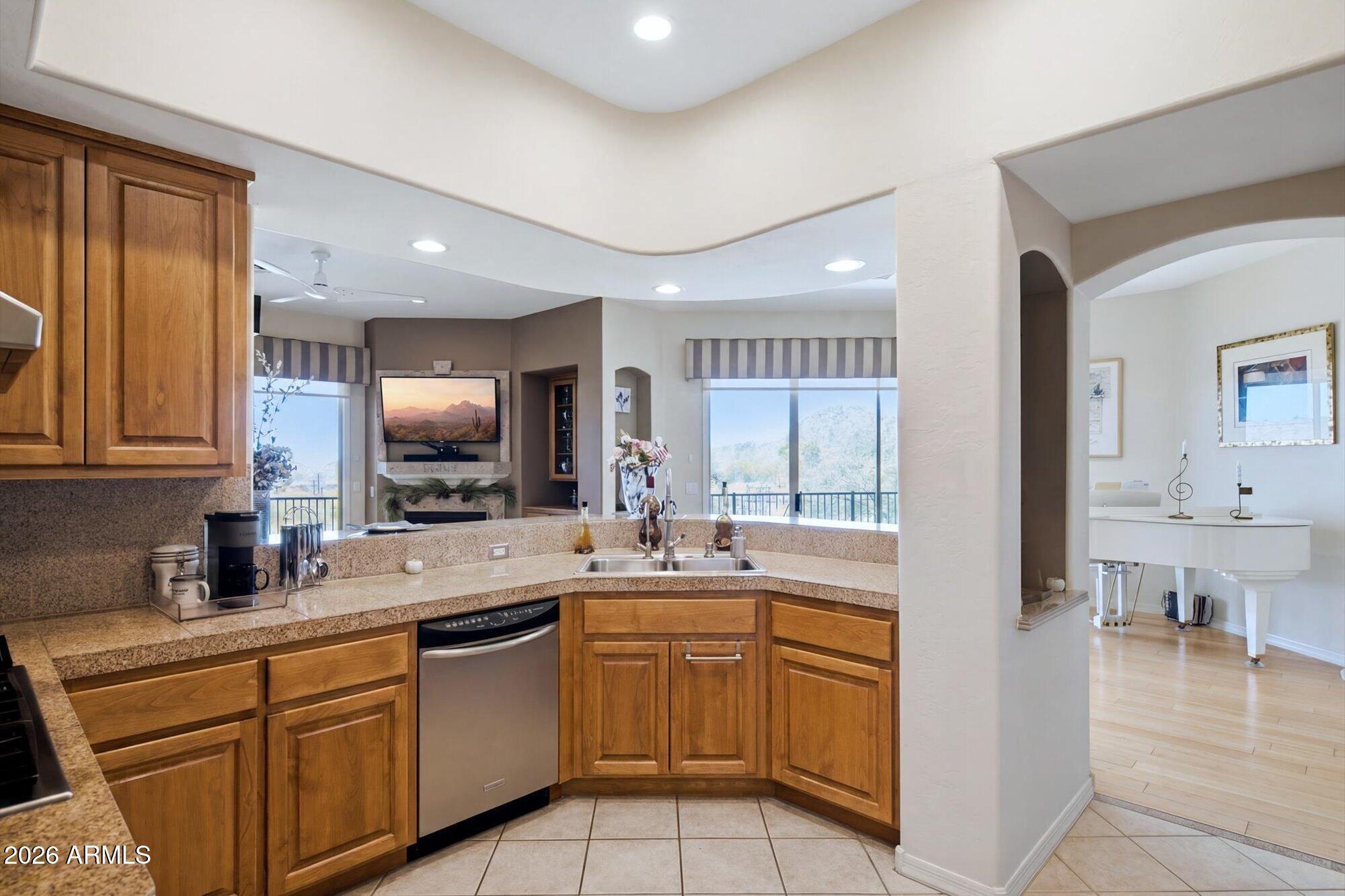 14850 E GRANDVIEW Drive 202