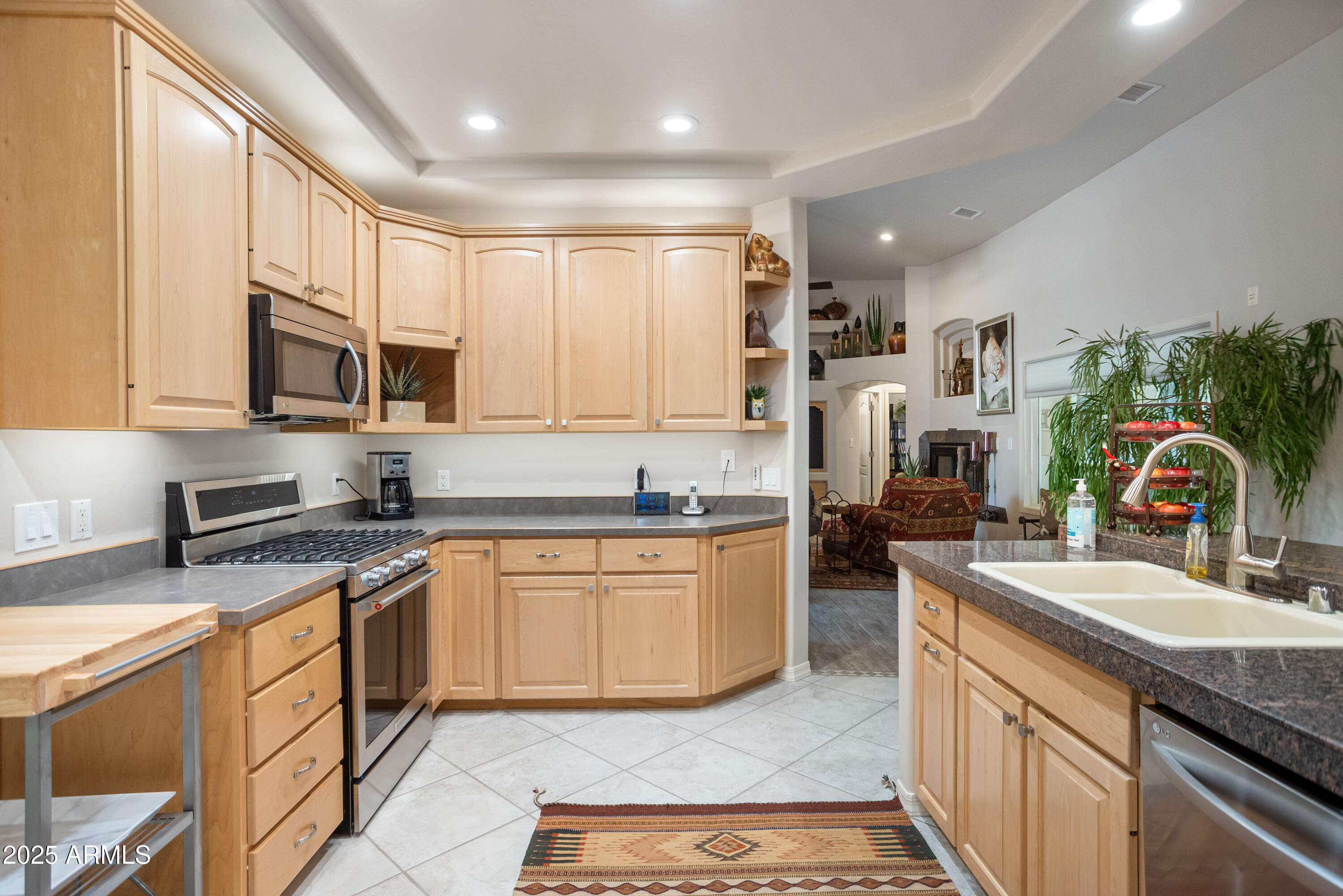 FAIRWAY VILLAS - Residential